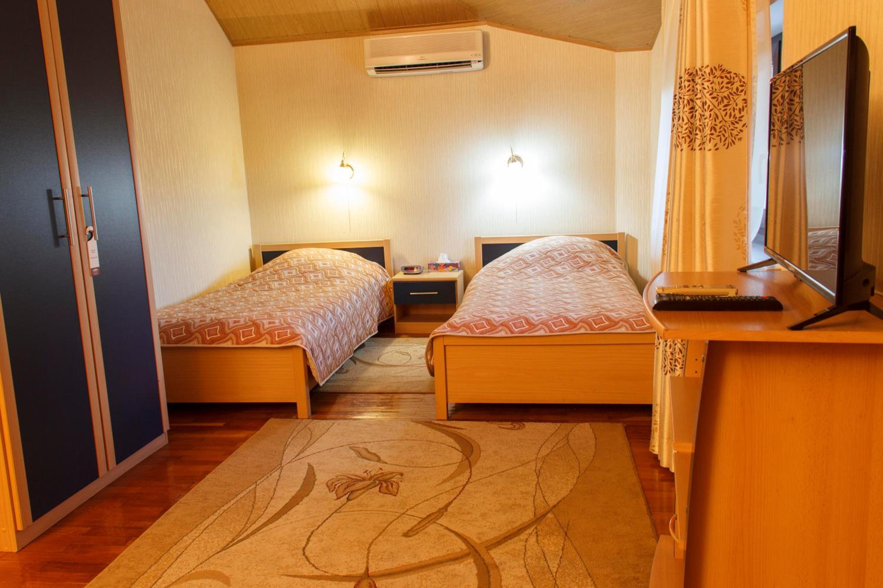 Economy Twin Room