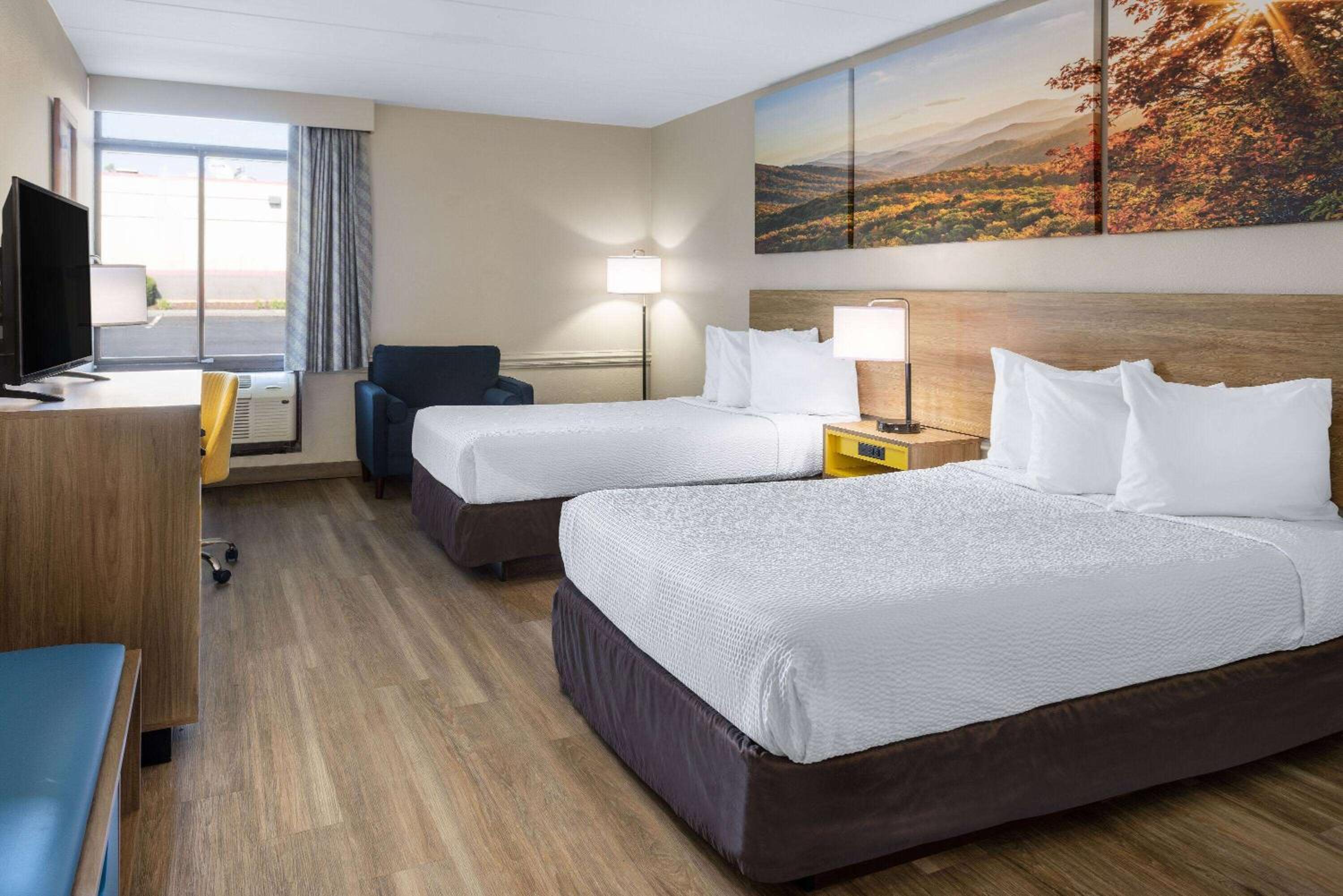 Double Room with Two Double Beds - Non-Smoking - Photo 1