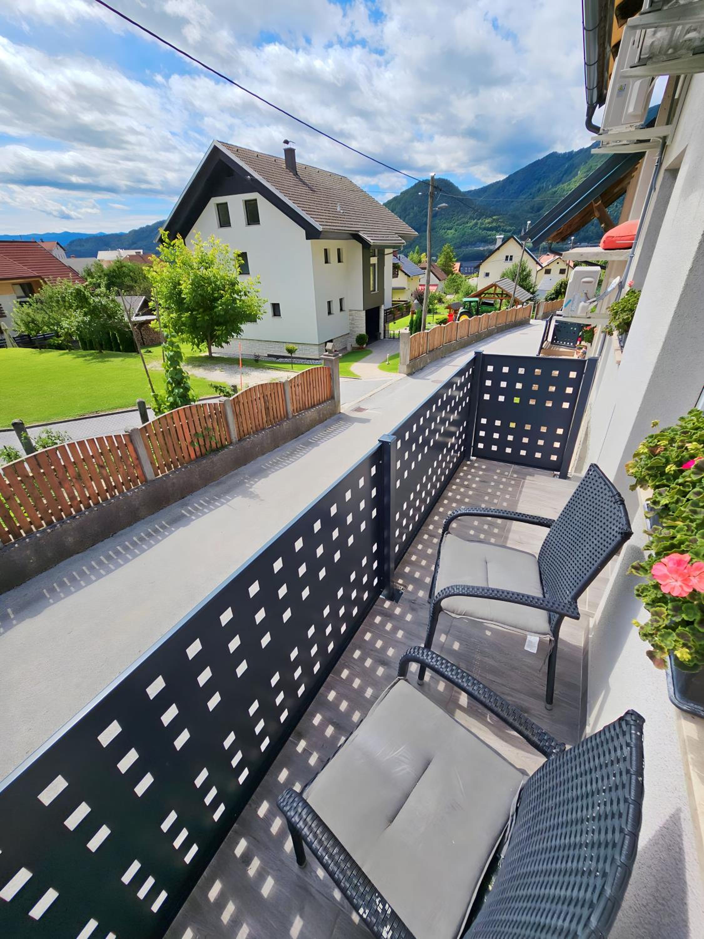 Apartment with Balcony photo 3