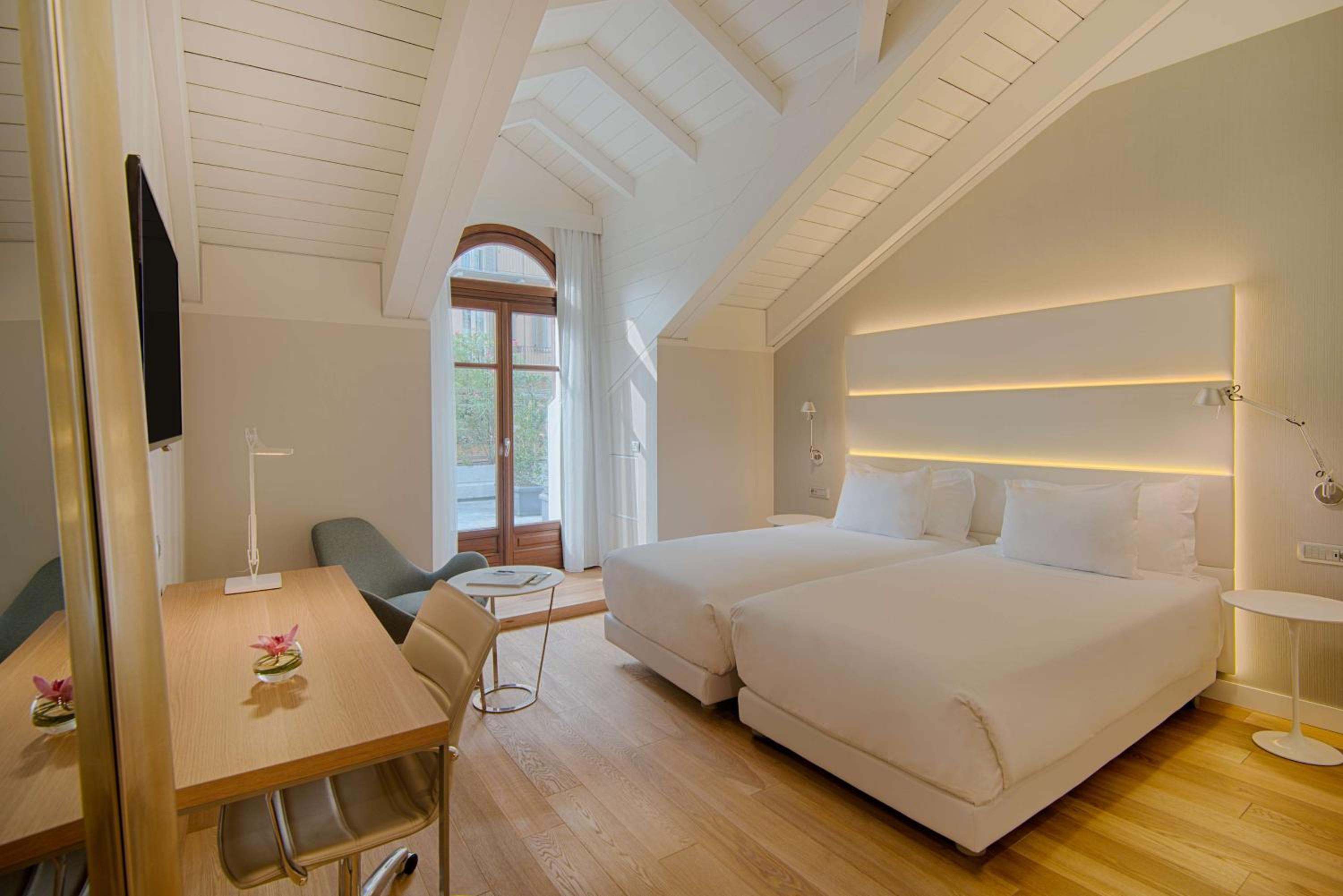 Premium Double or Twin Room with Terrace - Photo 2