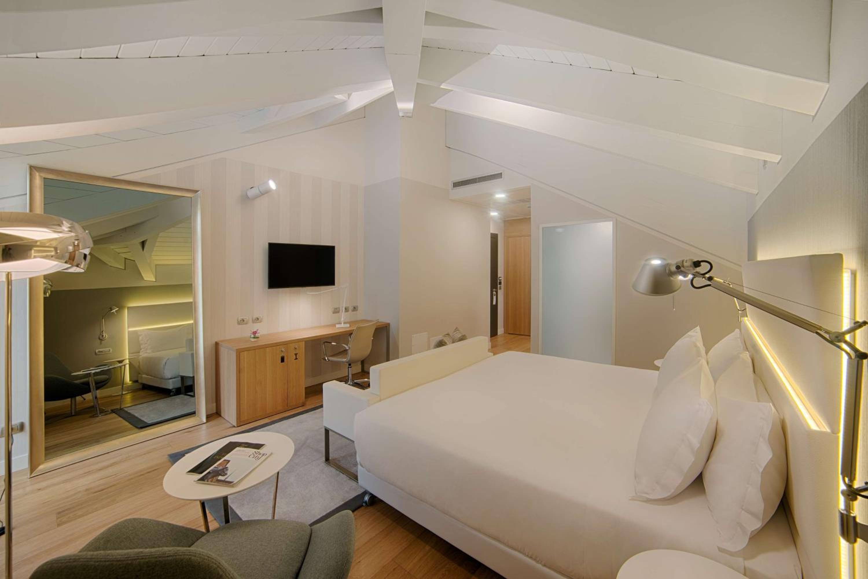 Premium Double or Twin Room with Terrace - Photo 1
