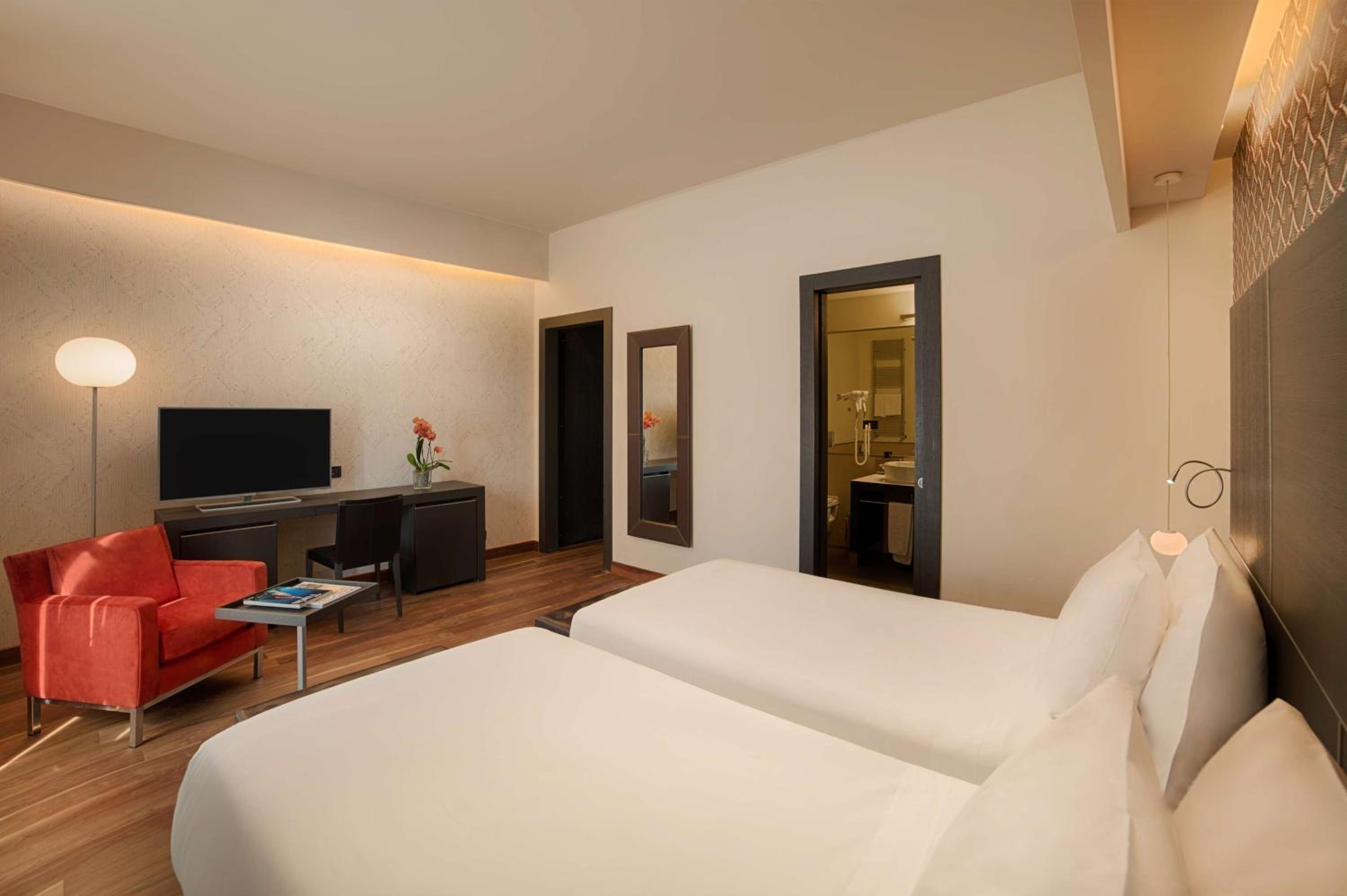 Premium Double Or Twin Room Free Parking - Photo 5