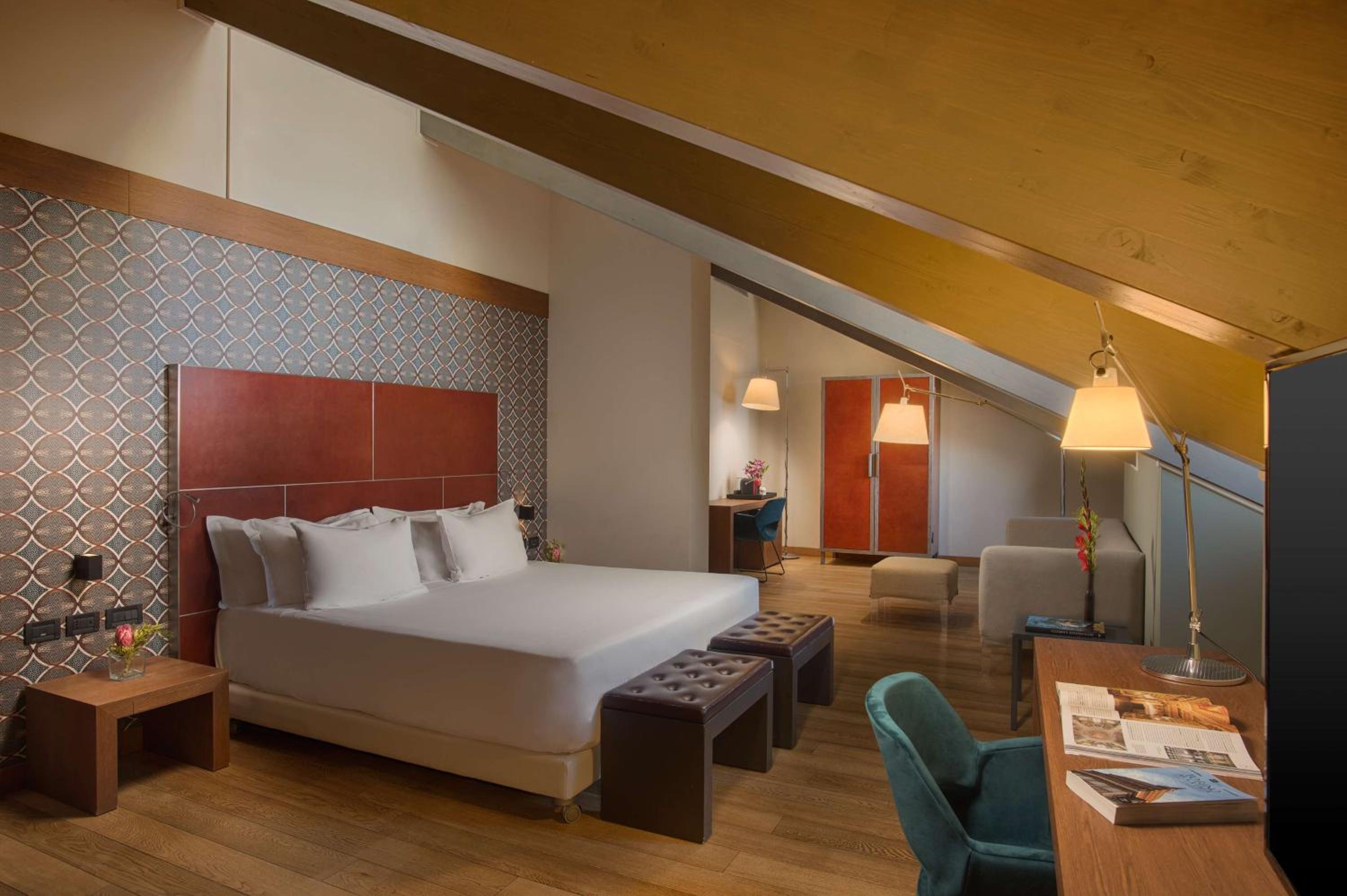 Junior Suite with Extra Bed (2 Adults + 1 Child) - Photo 2