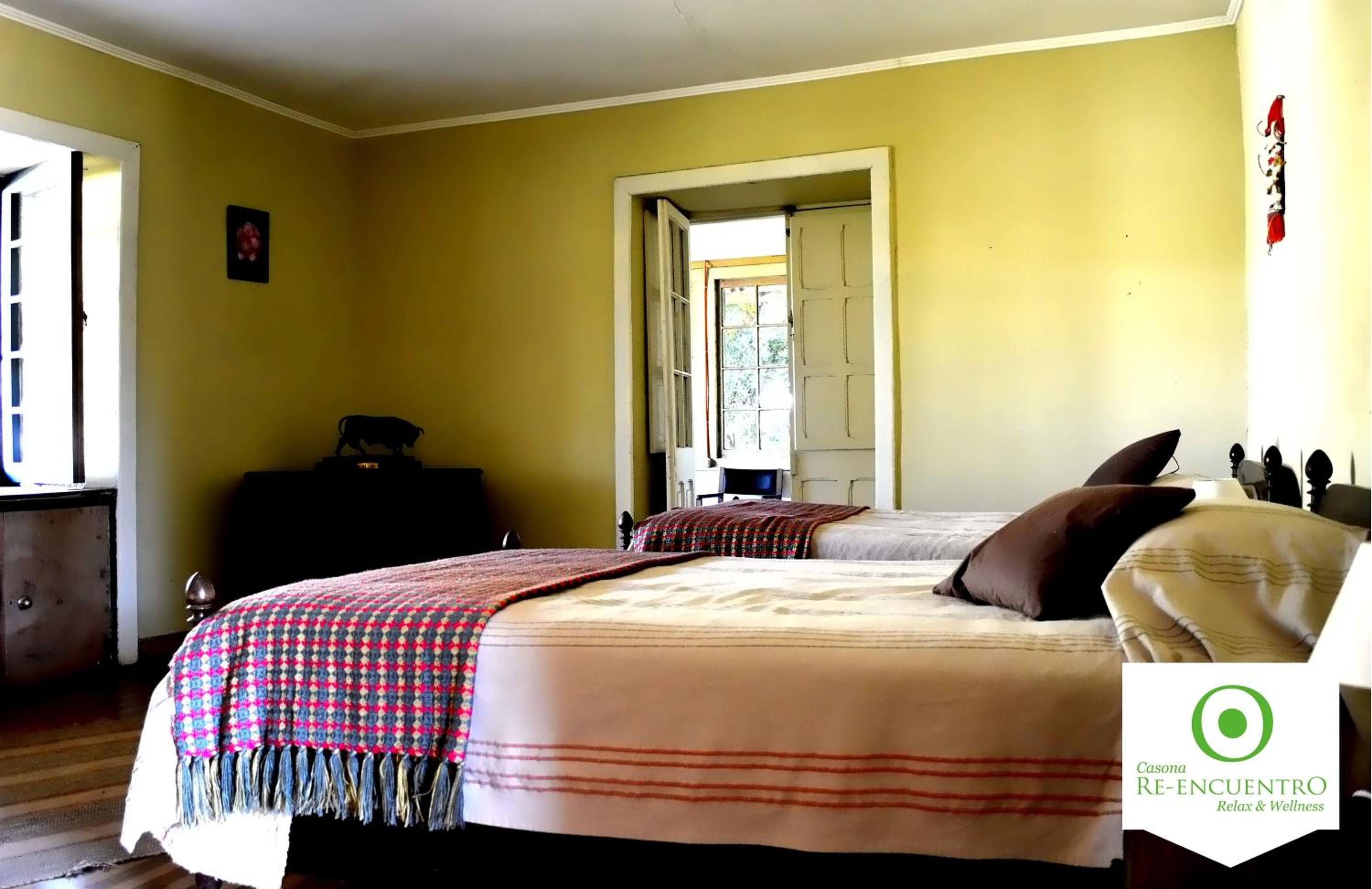 Twin Room with Private Bathroom photo 2
