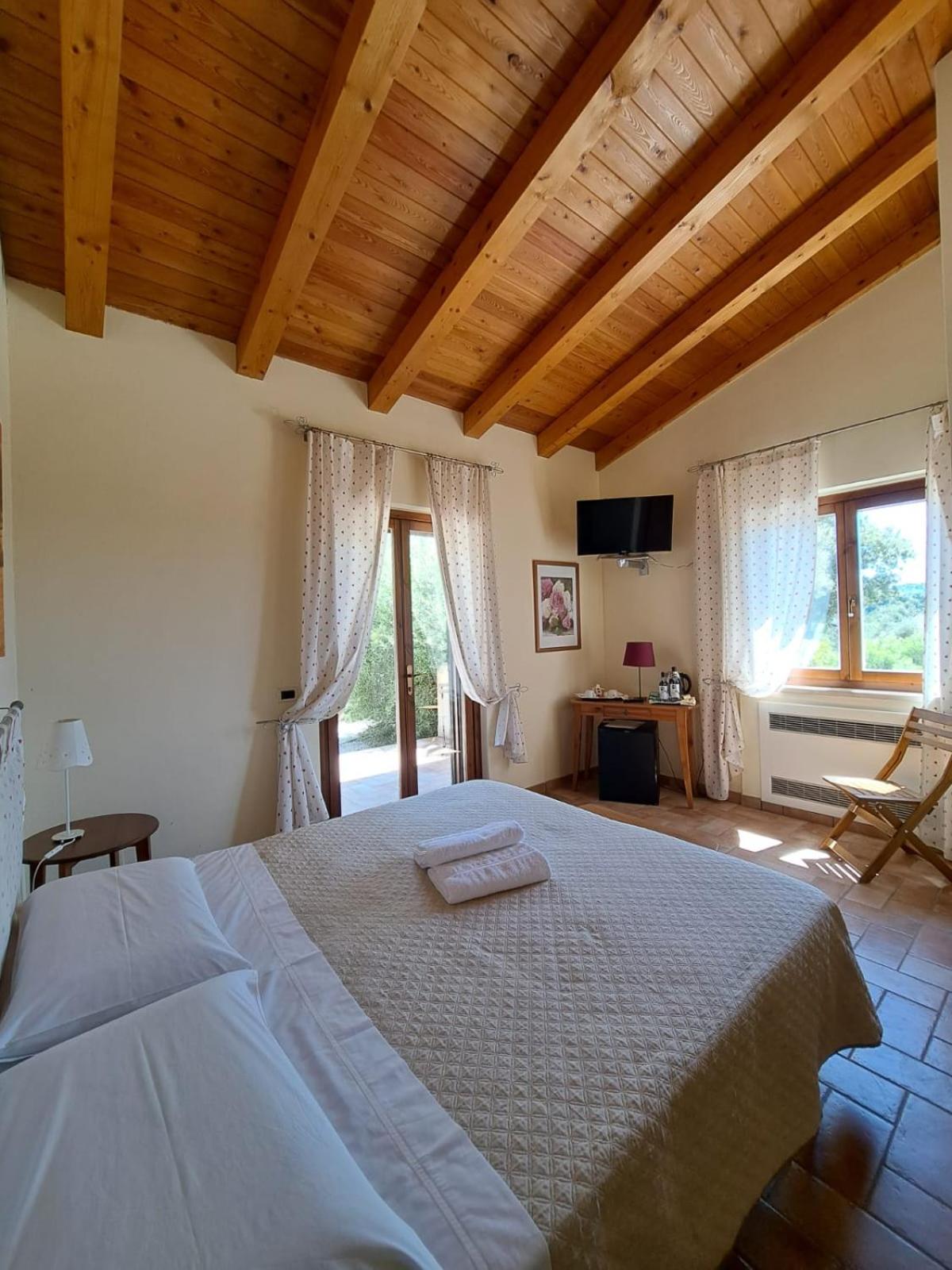 Double Room - Photo 11