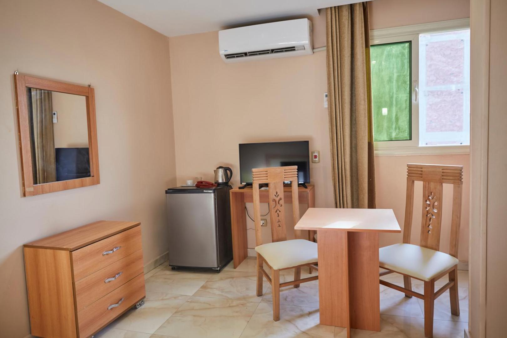 Deluxe Double Room with Pyramid View