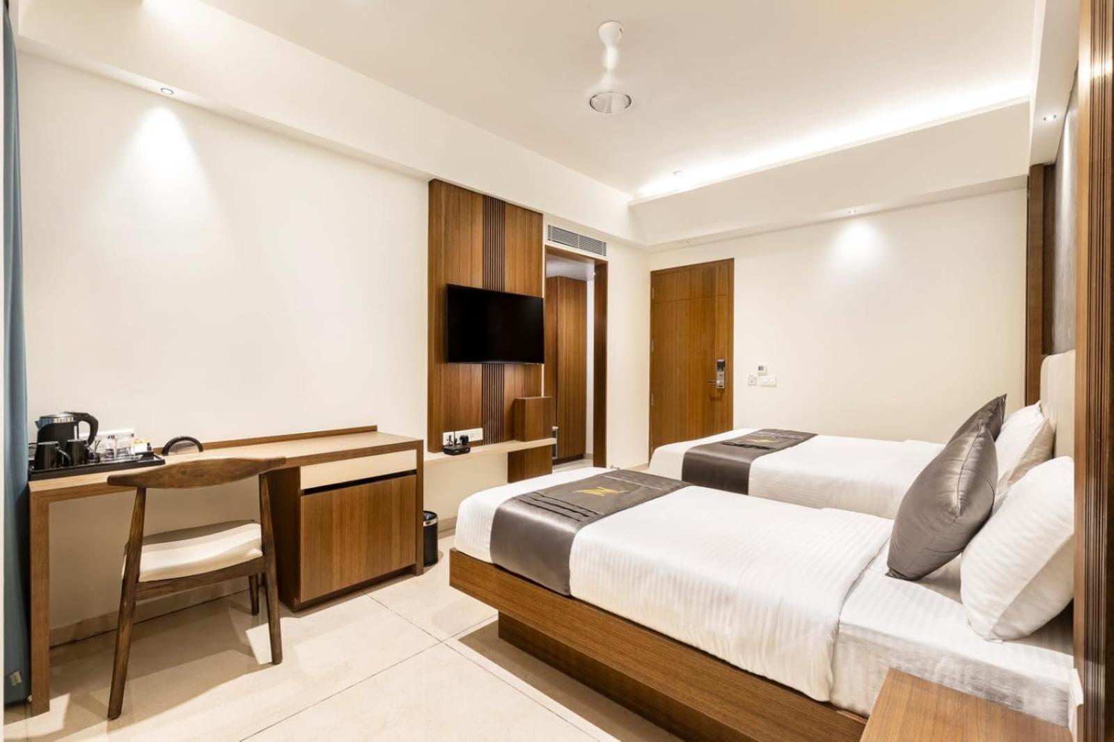 Twin Room - Photo 3