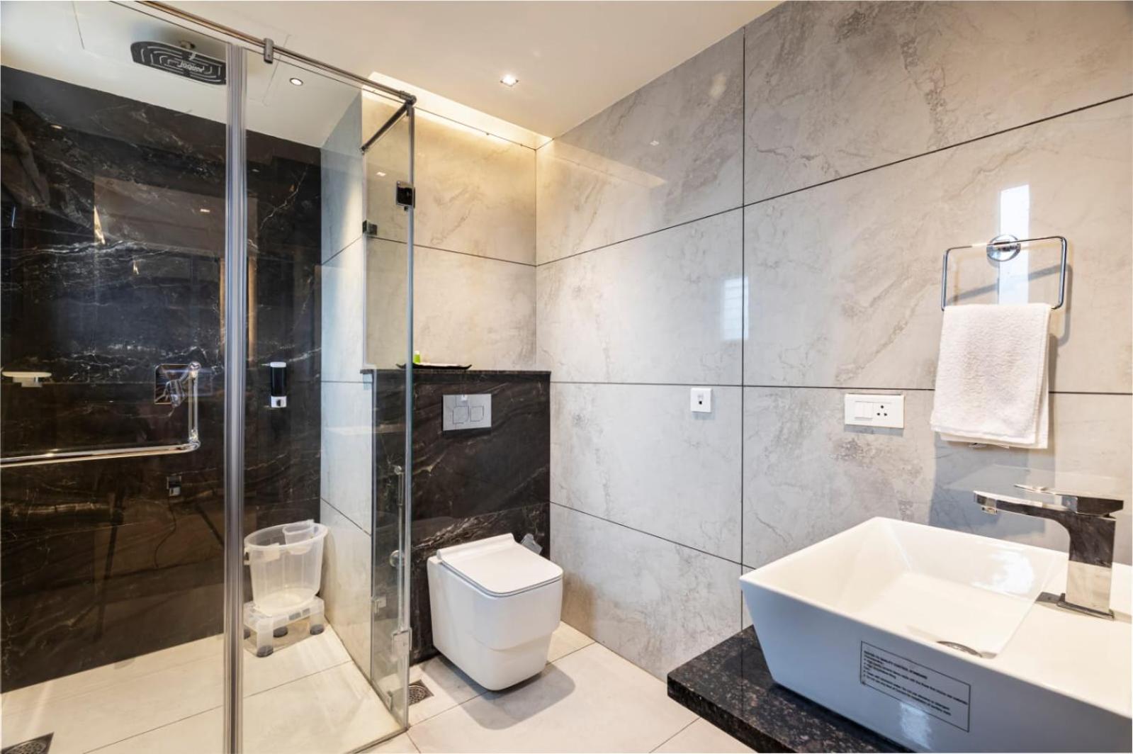 Suite - Photo 3
