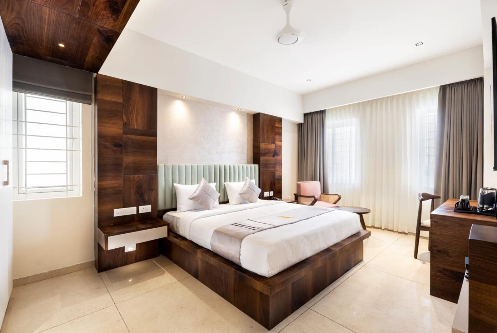King Suite - Photo 3