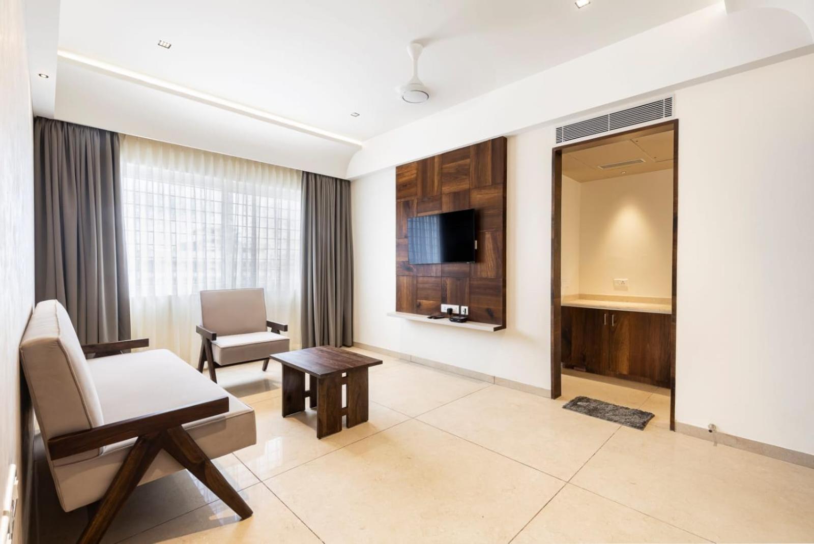 King Suite - Photo 4