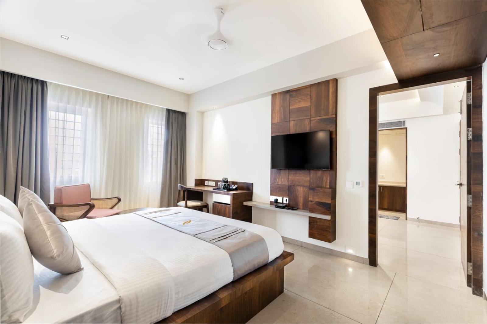 King Suite - Photo 2
