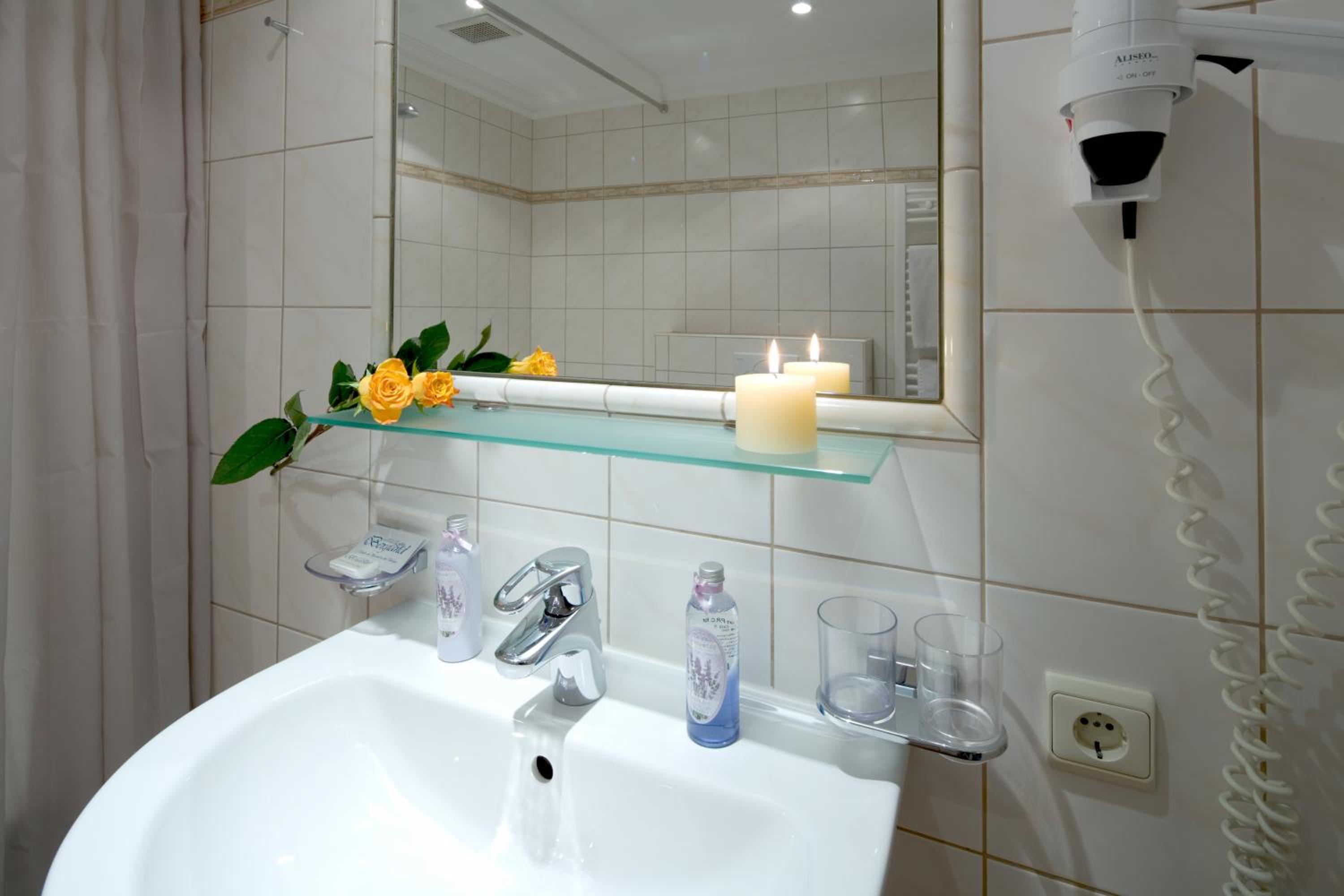 Standard Double Room - Photo 4