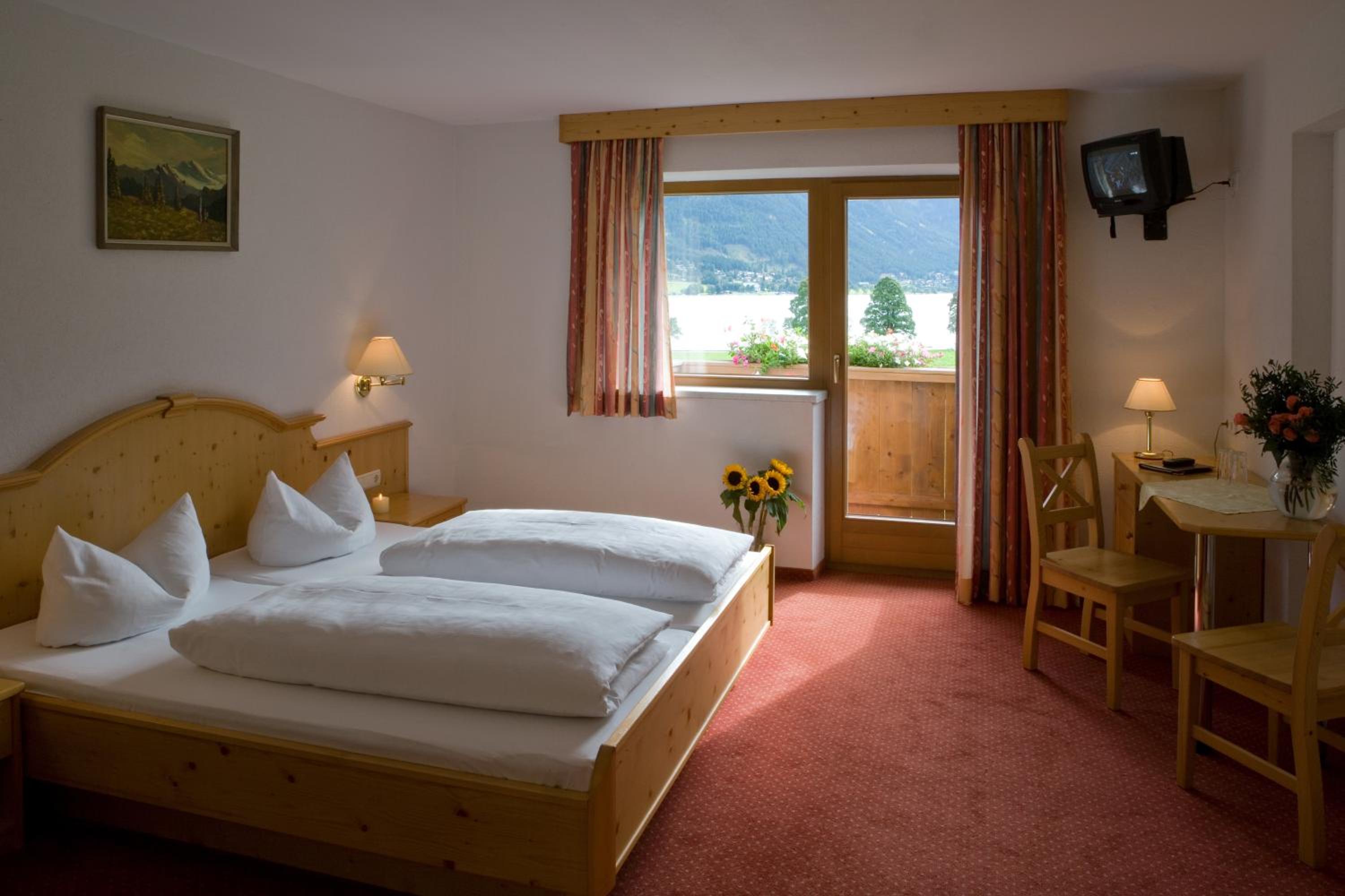 Standard Double Room - Photo 3