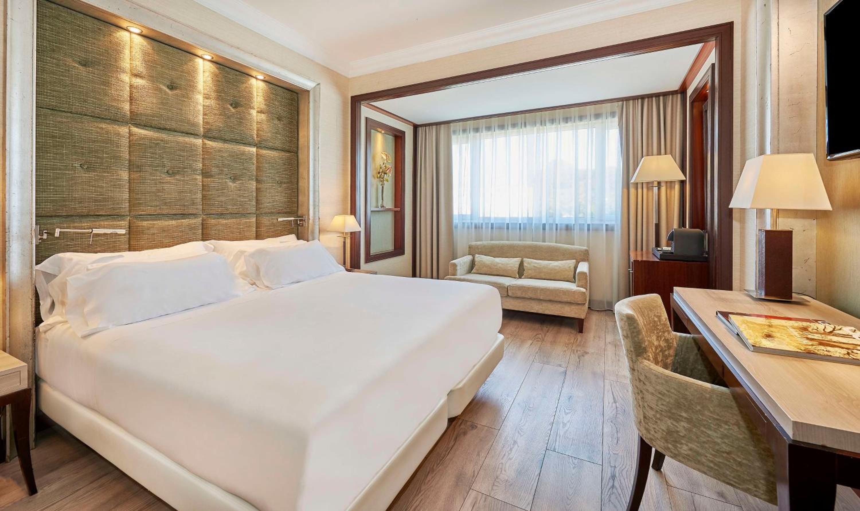 Superior Double or Twin Room with Sea View - Photo 1