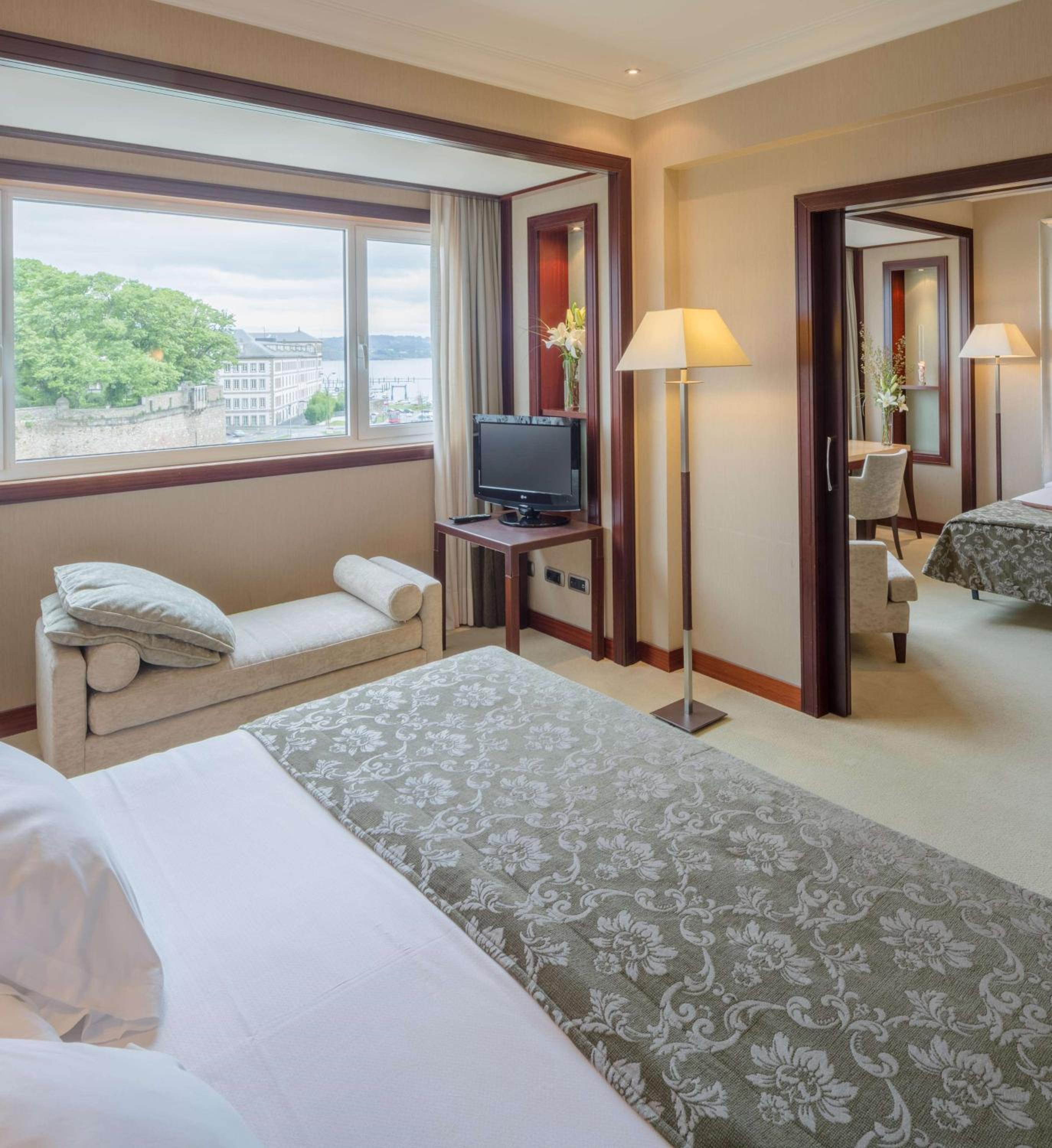 Junior Suite with Sea View - Photo 1