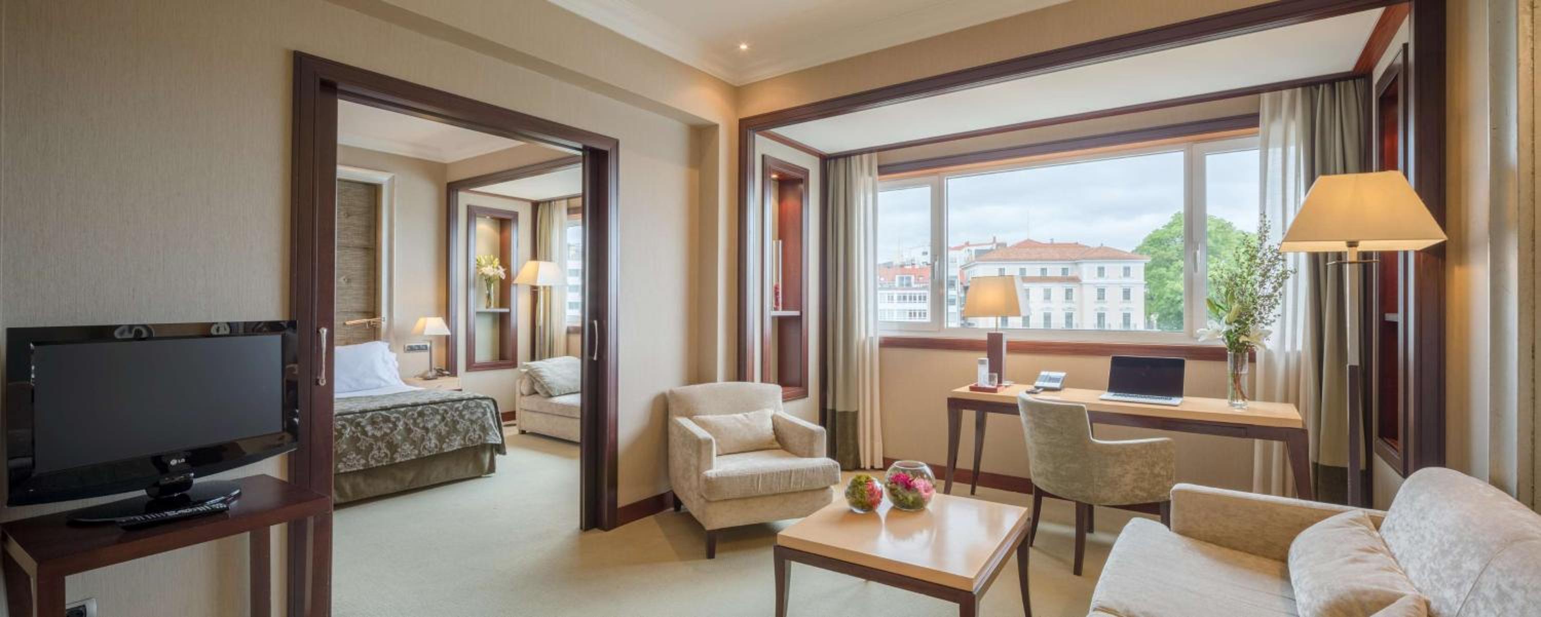 Junior Suite with Sea View - Photo 8