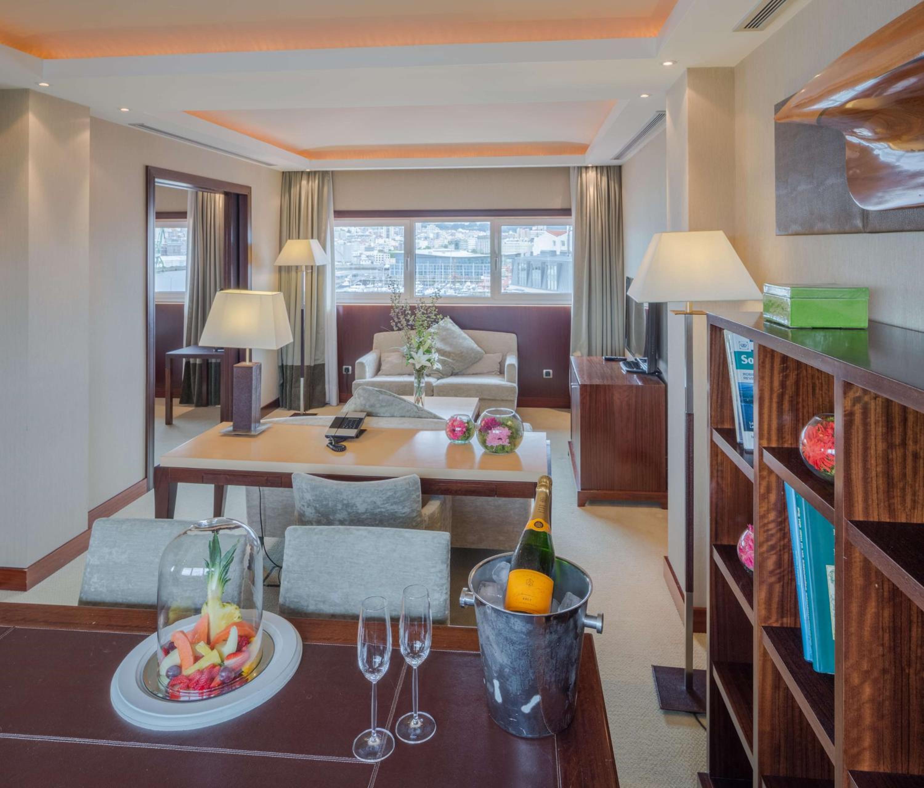 Suite with Sea View - Photo 4