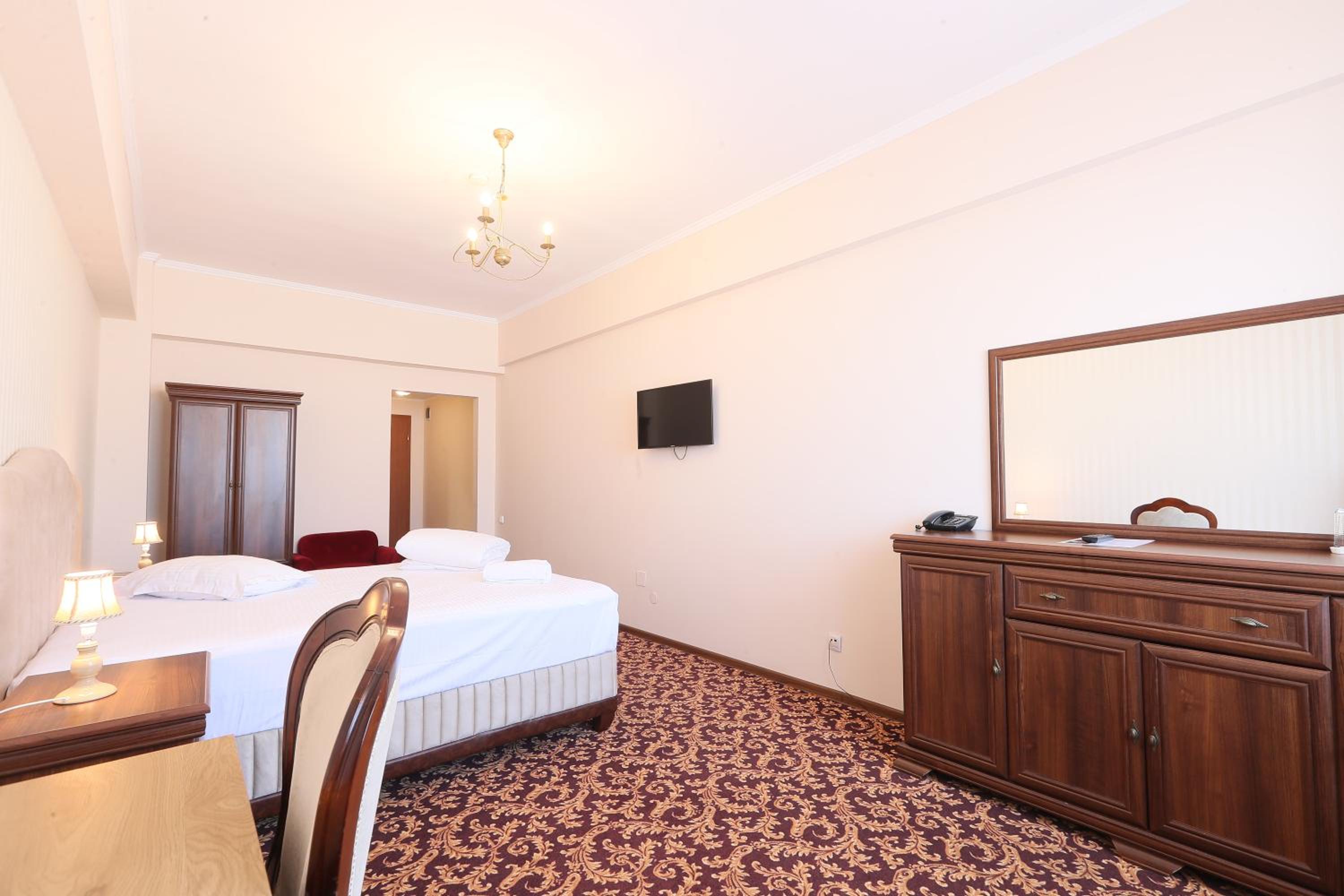 Double Room - Photo 2