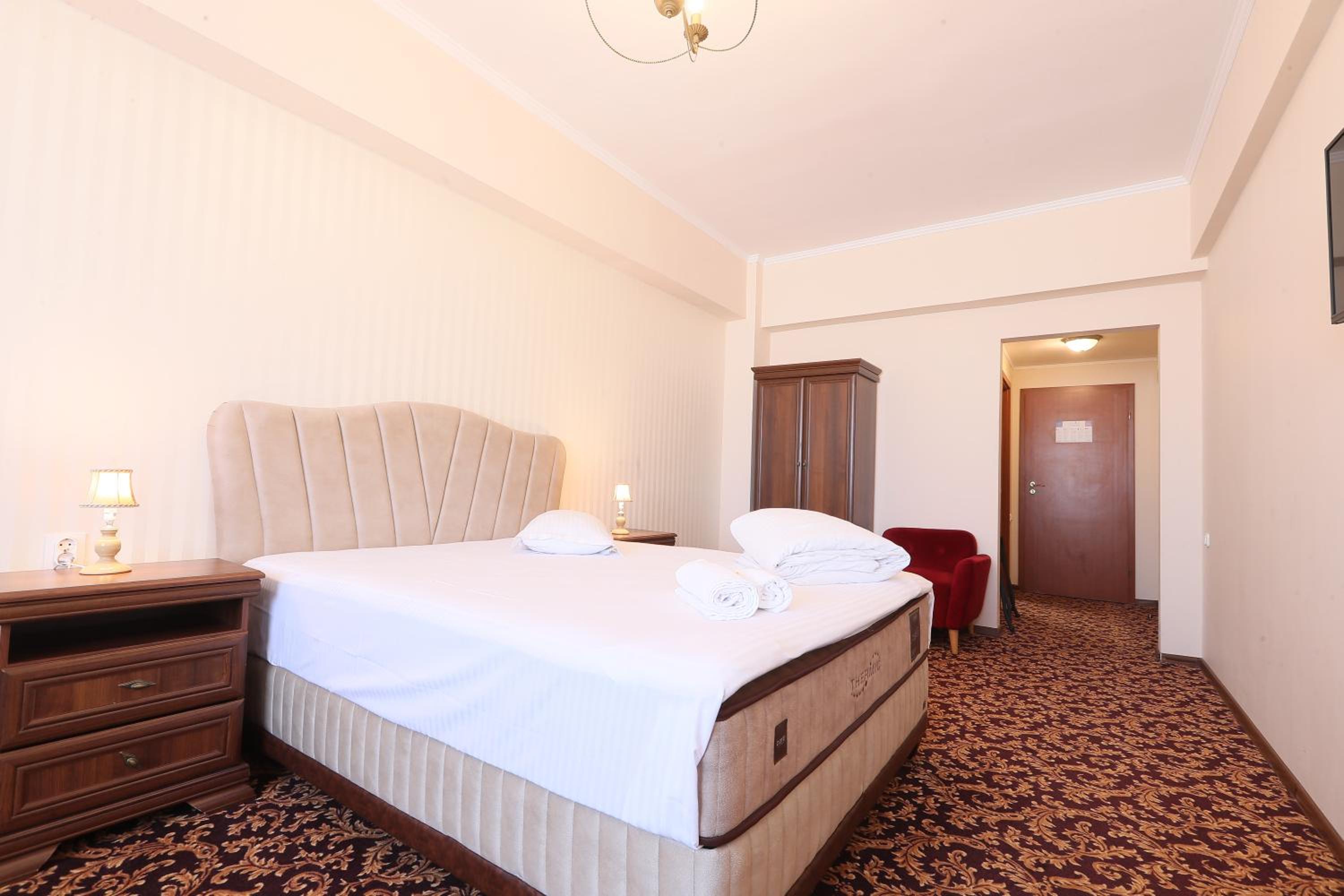 Double Room - Photo 1