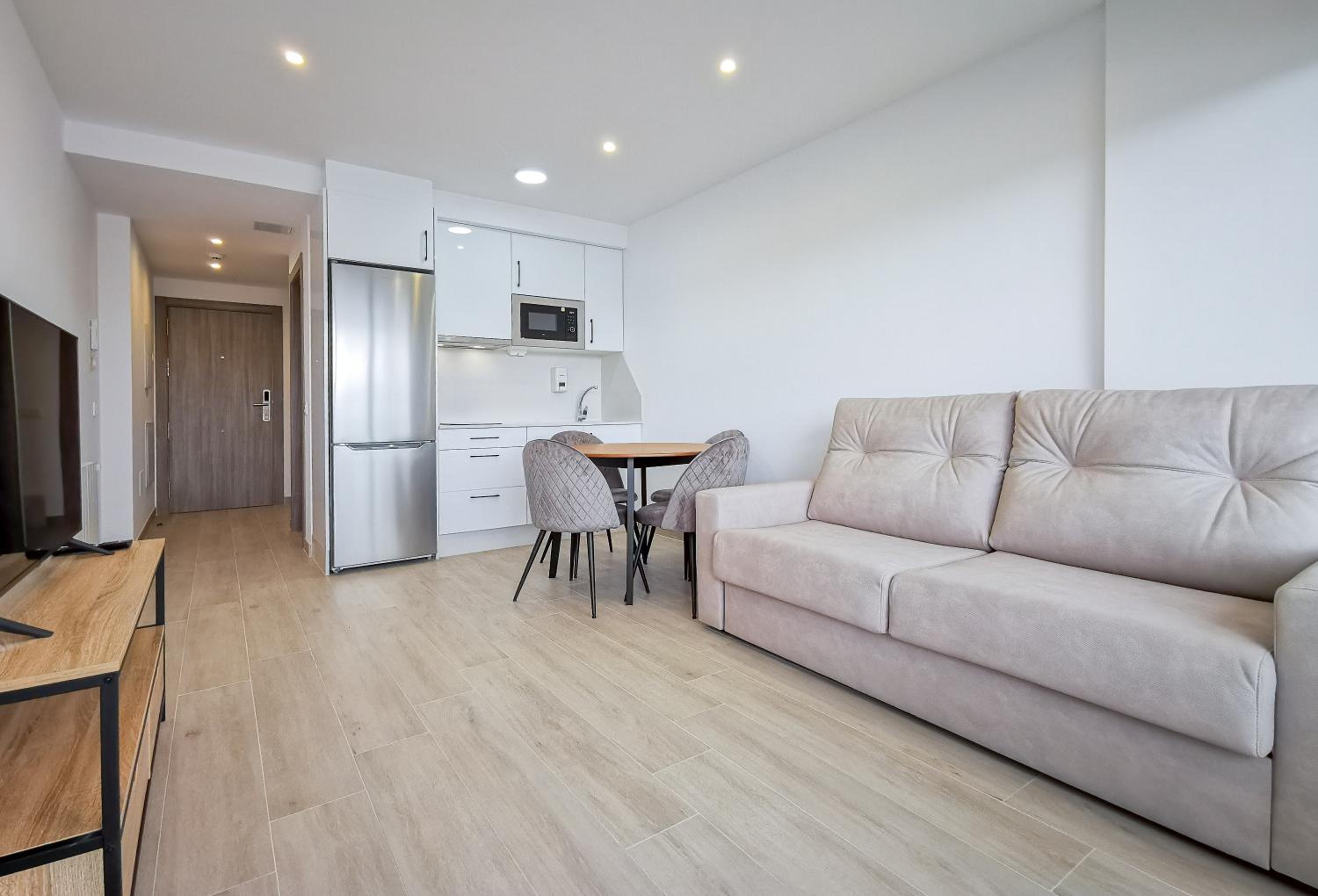 One-Bedroom Apartment photo 2