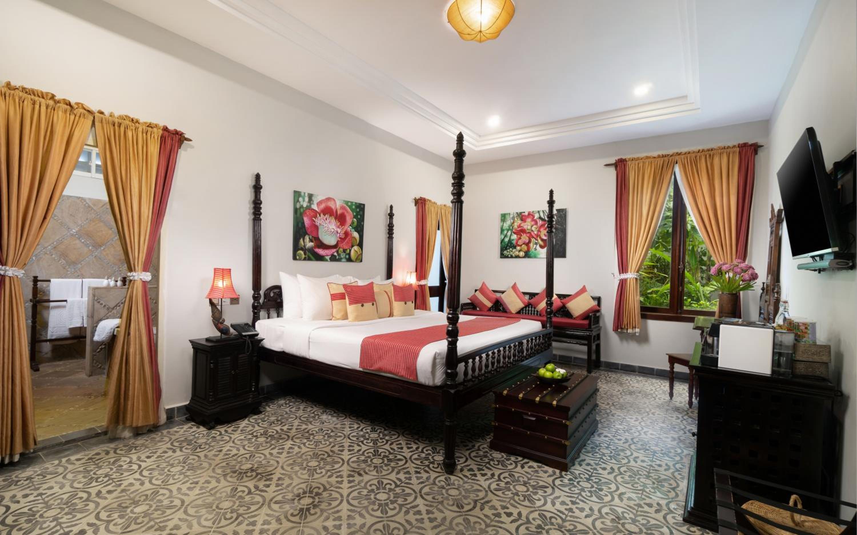 Royal Suite With Bathtub photo 3