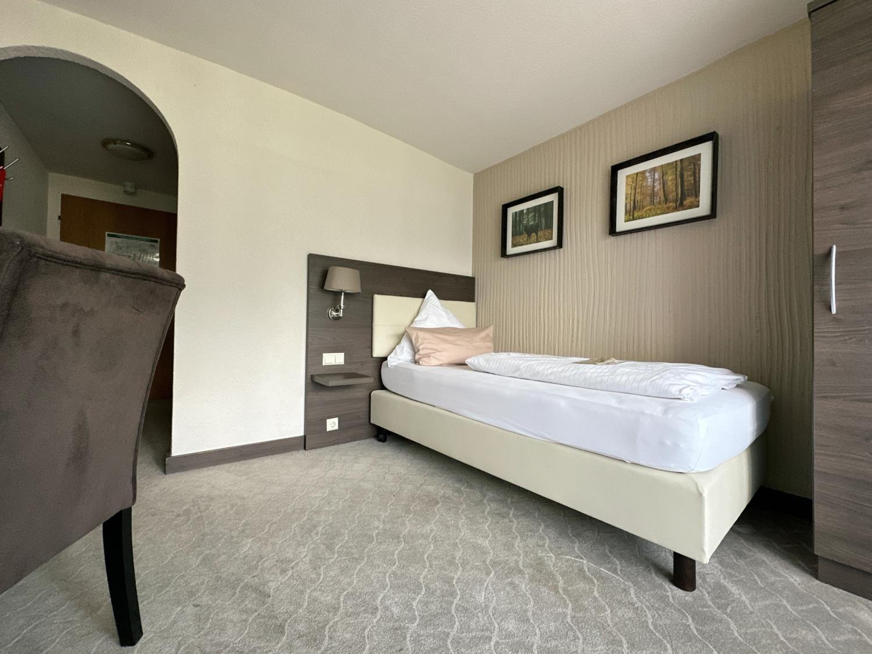 Single Room photo 3