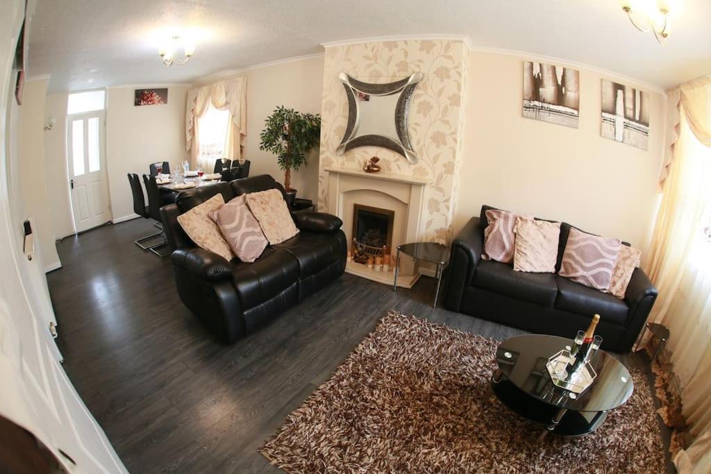 Three-Bedroom House photo 1