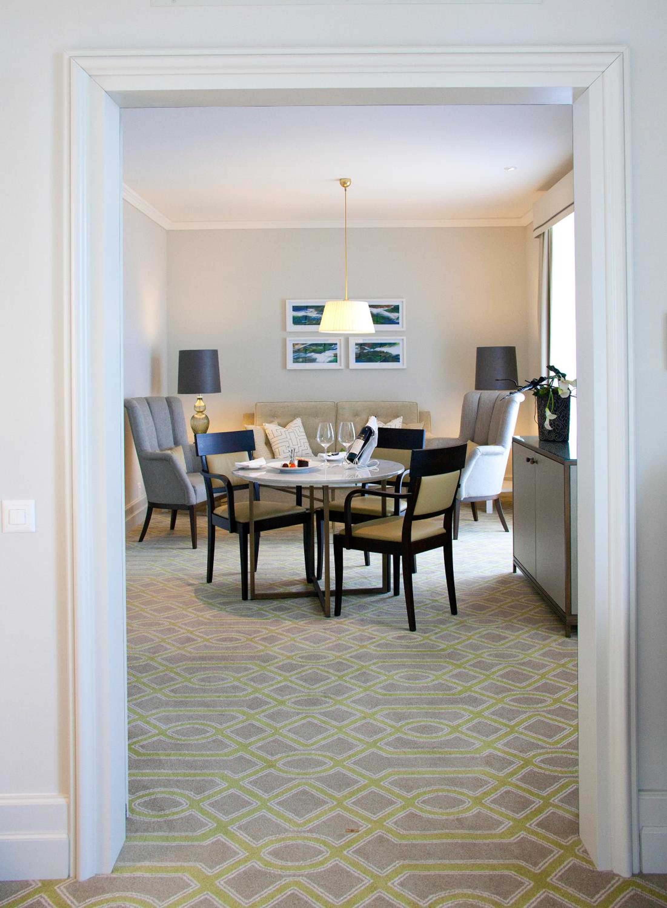 Signature Suite with Lake View - Photo 3