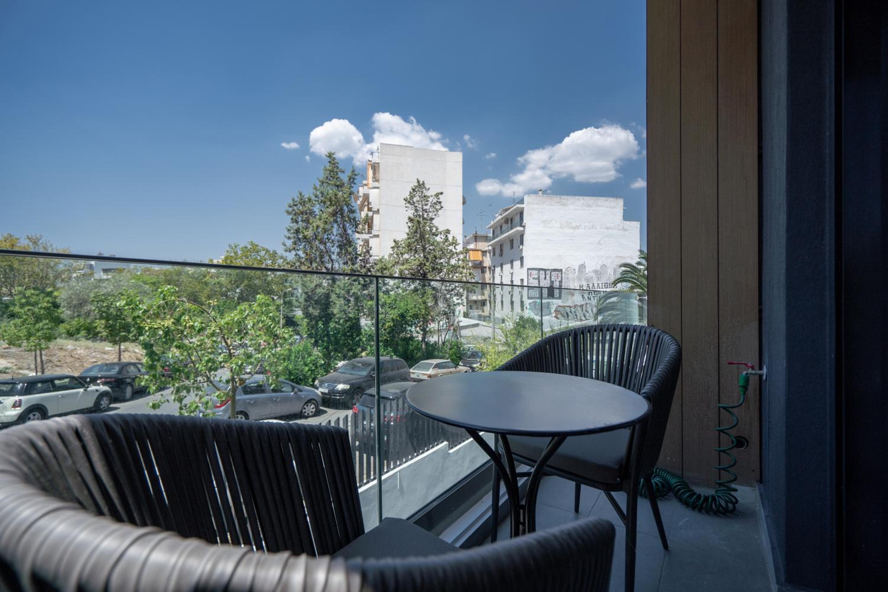 Two-Bedroom Deluxe Apartment with Balcony photo 2