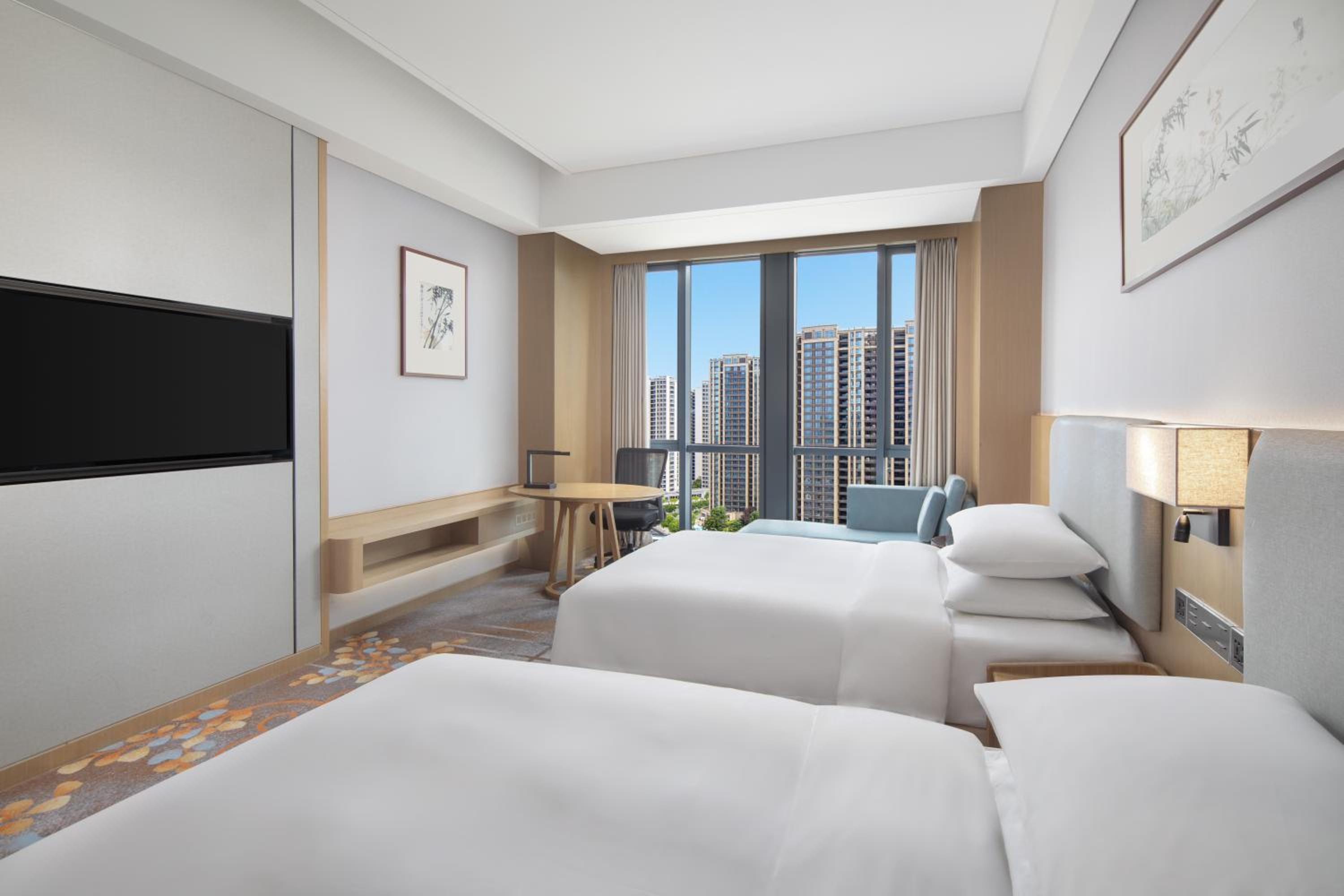 Executive Double Room with Two Double Beds and City View - Photo 1
