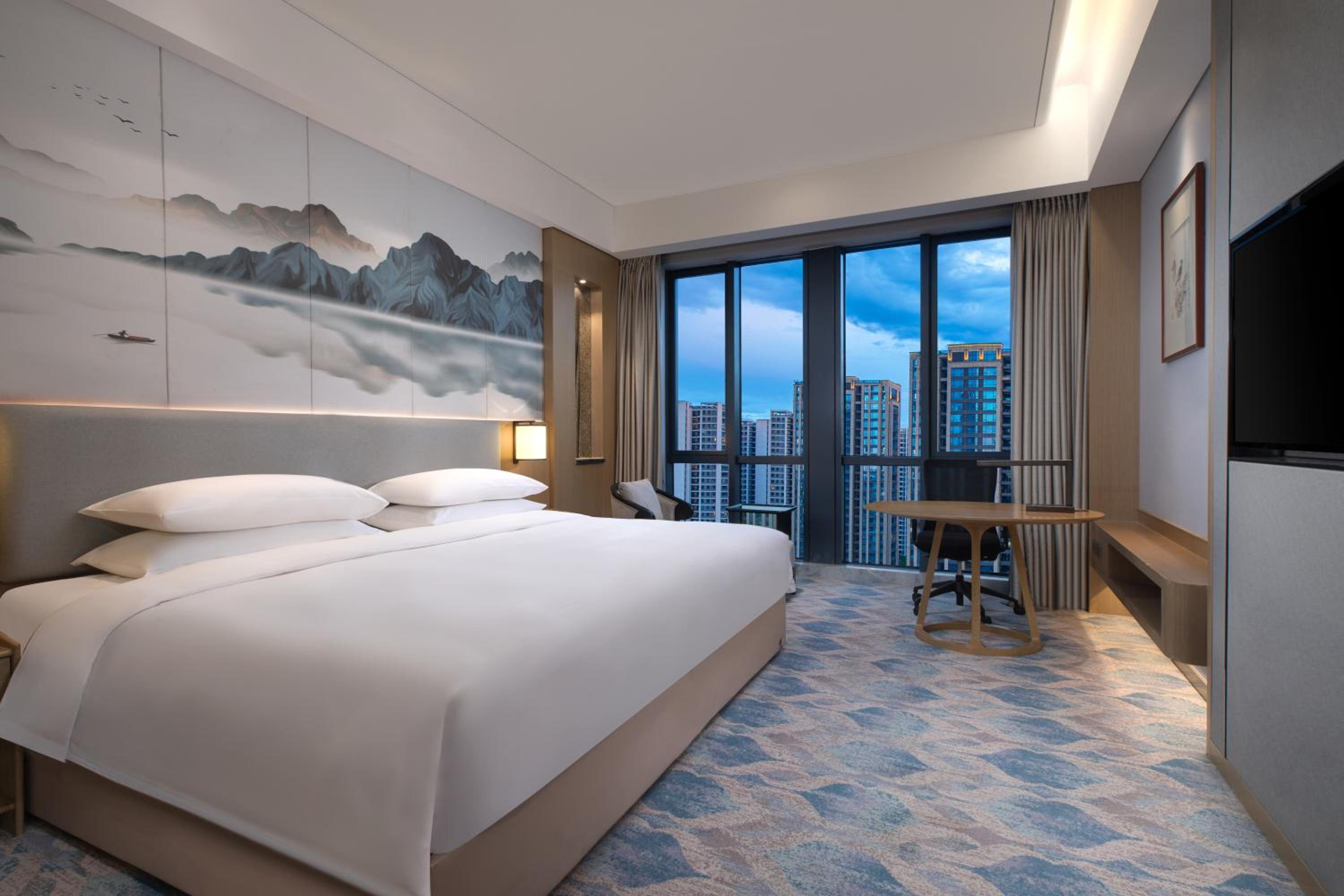 Executive King Room with City View - Photo 1