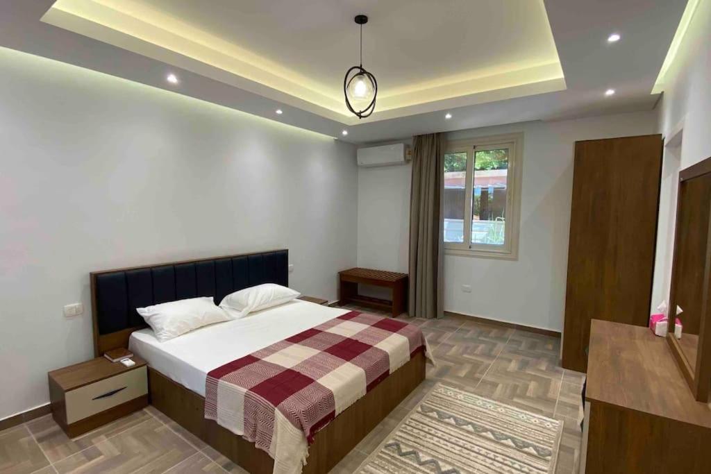 Queen Room with Garden View