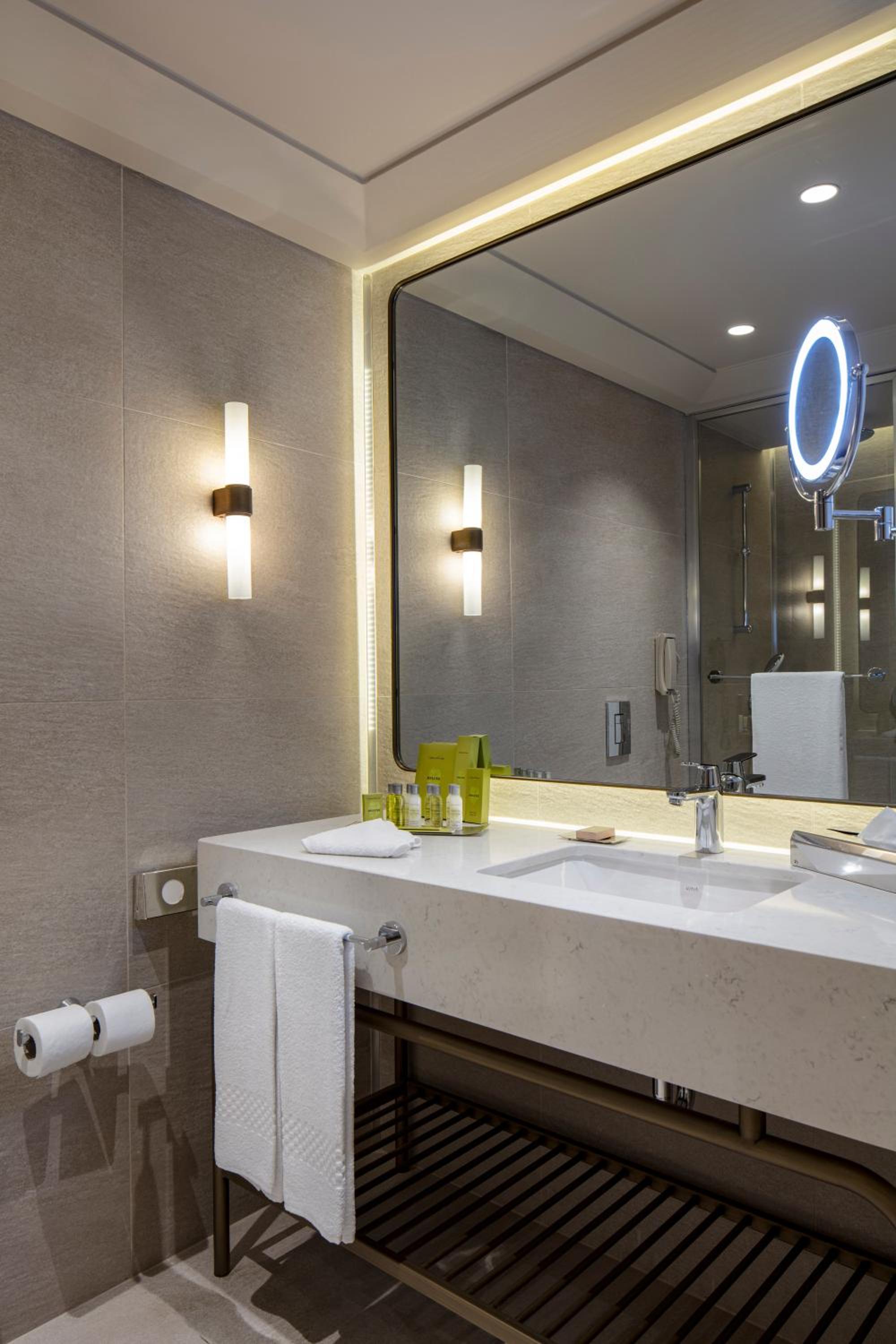 Executive Twin Room with Sea View