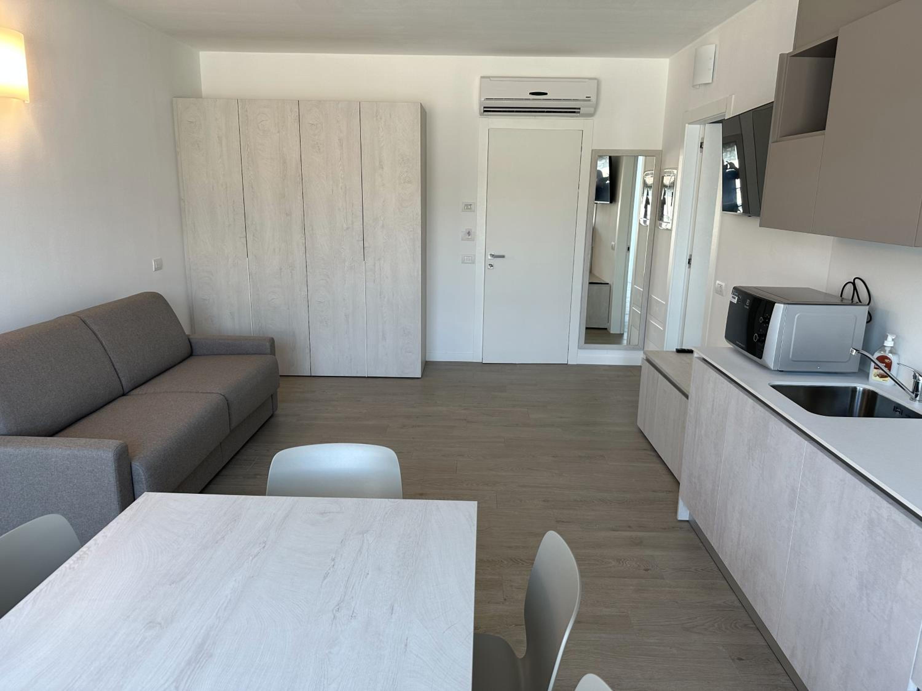 One-Bedroom Apartment