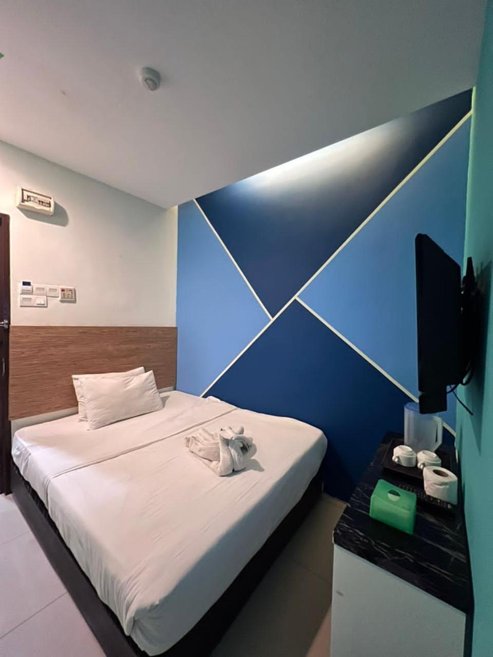 Standard Queen Room photo 3
