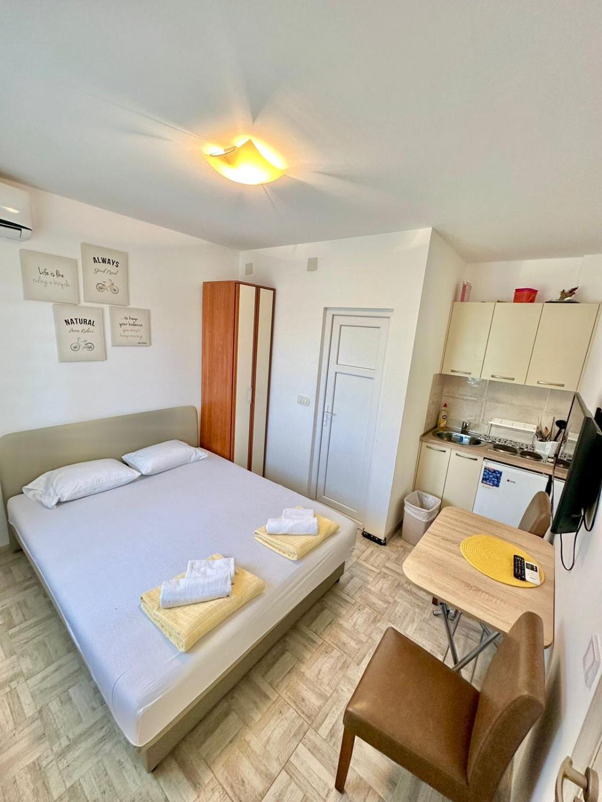 Studio Apartment