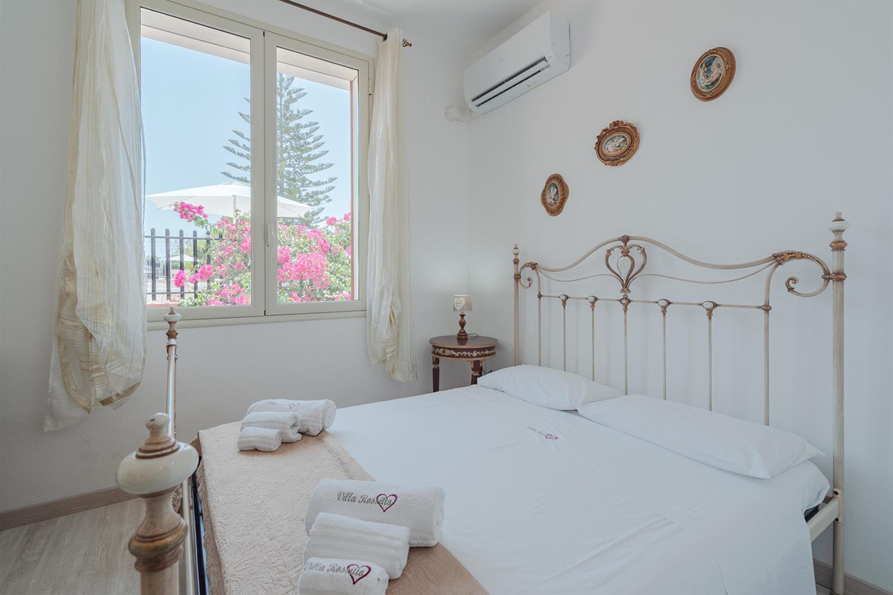 Two-Bedroom Deluxe Apartment with Garden View