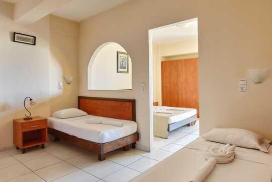 Standard Family Room - Photo 5