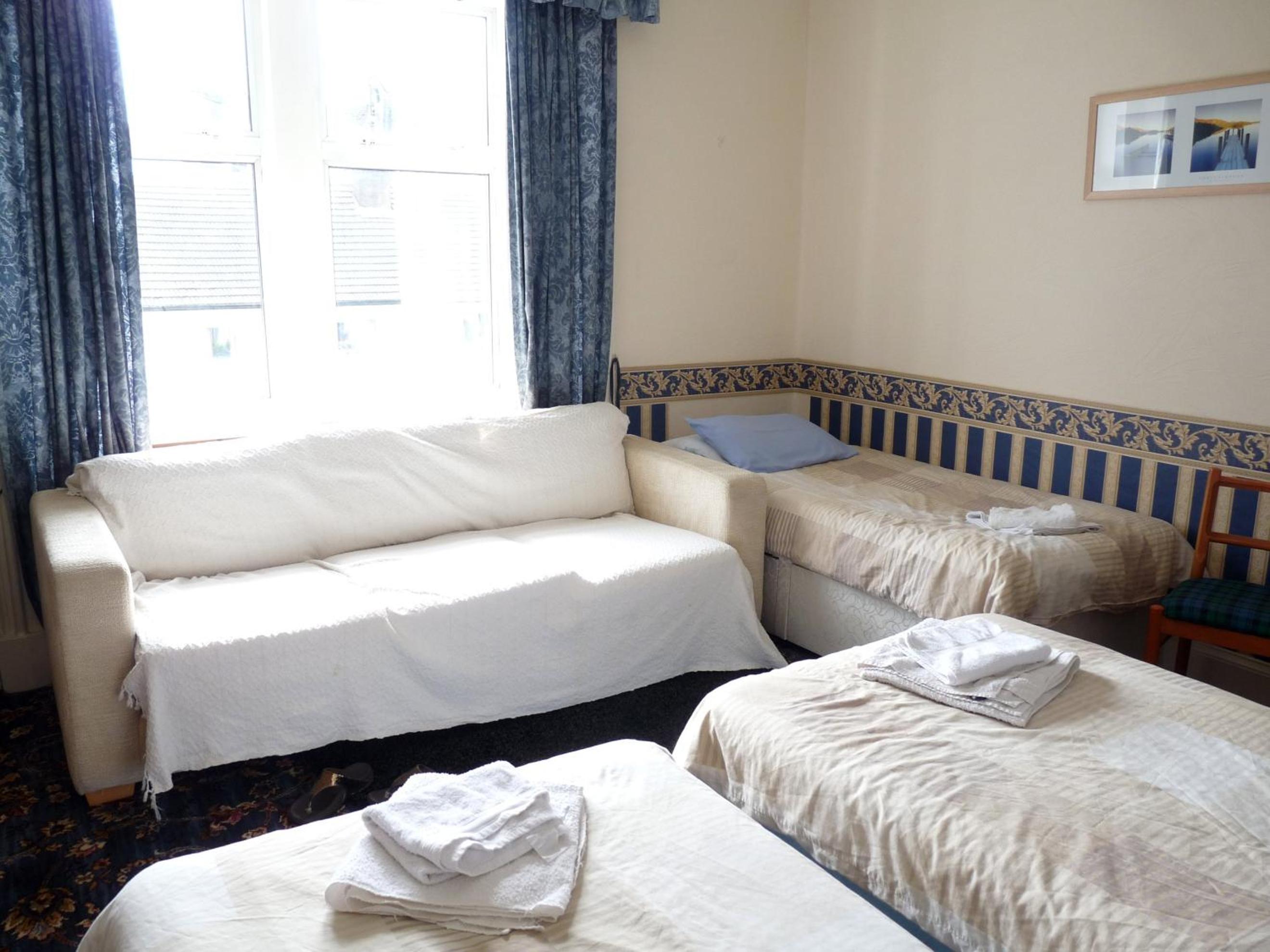 Budget Triple Room photo 2