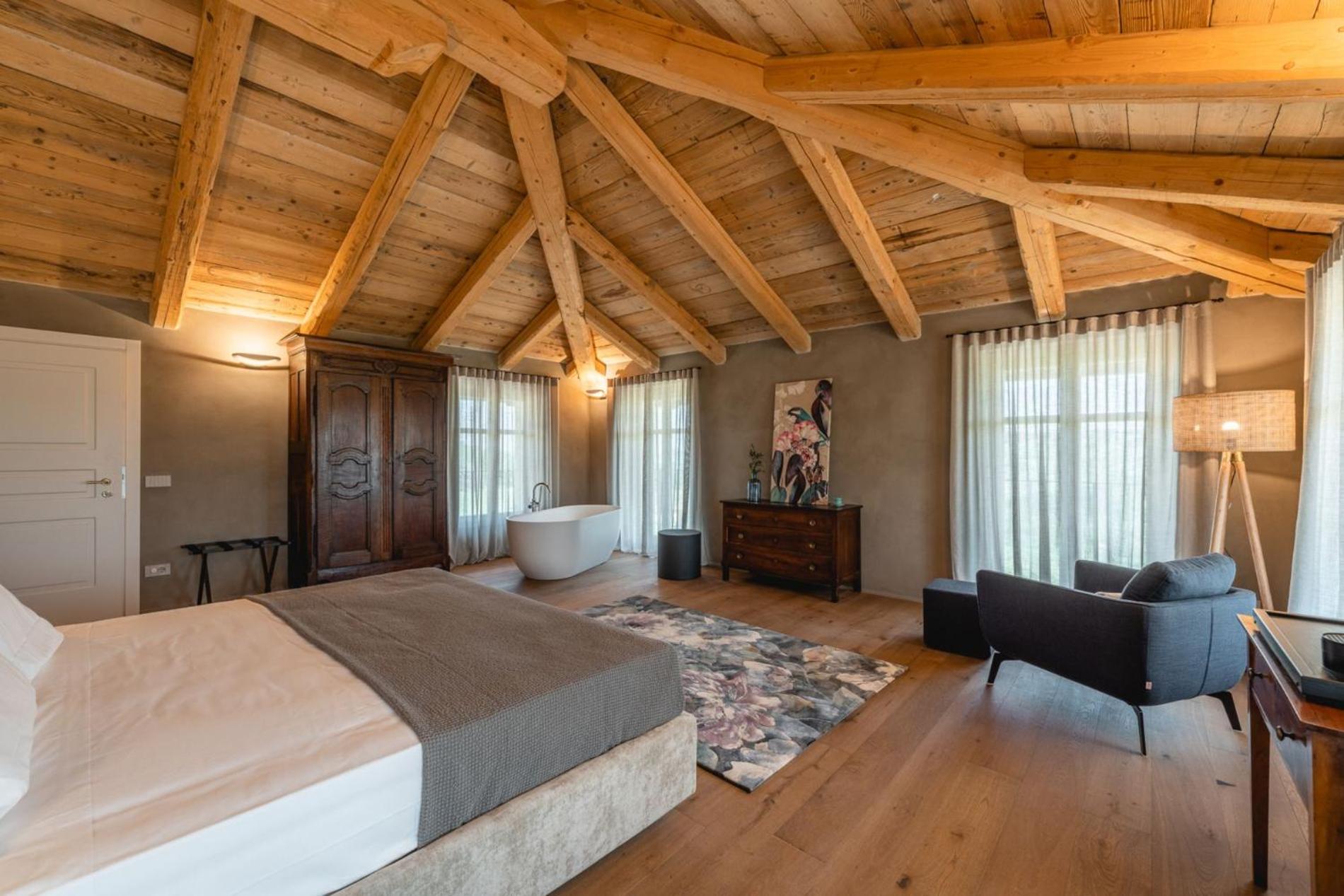 Superior King Room photo 3