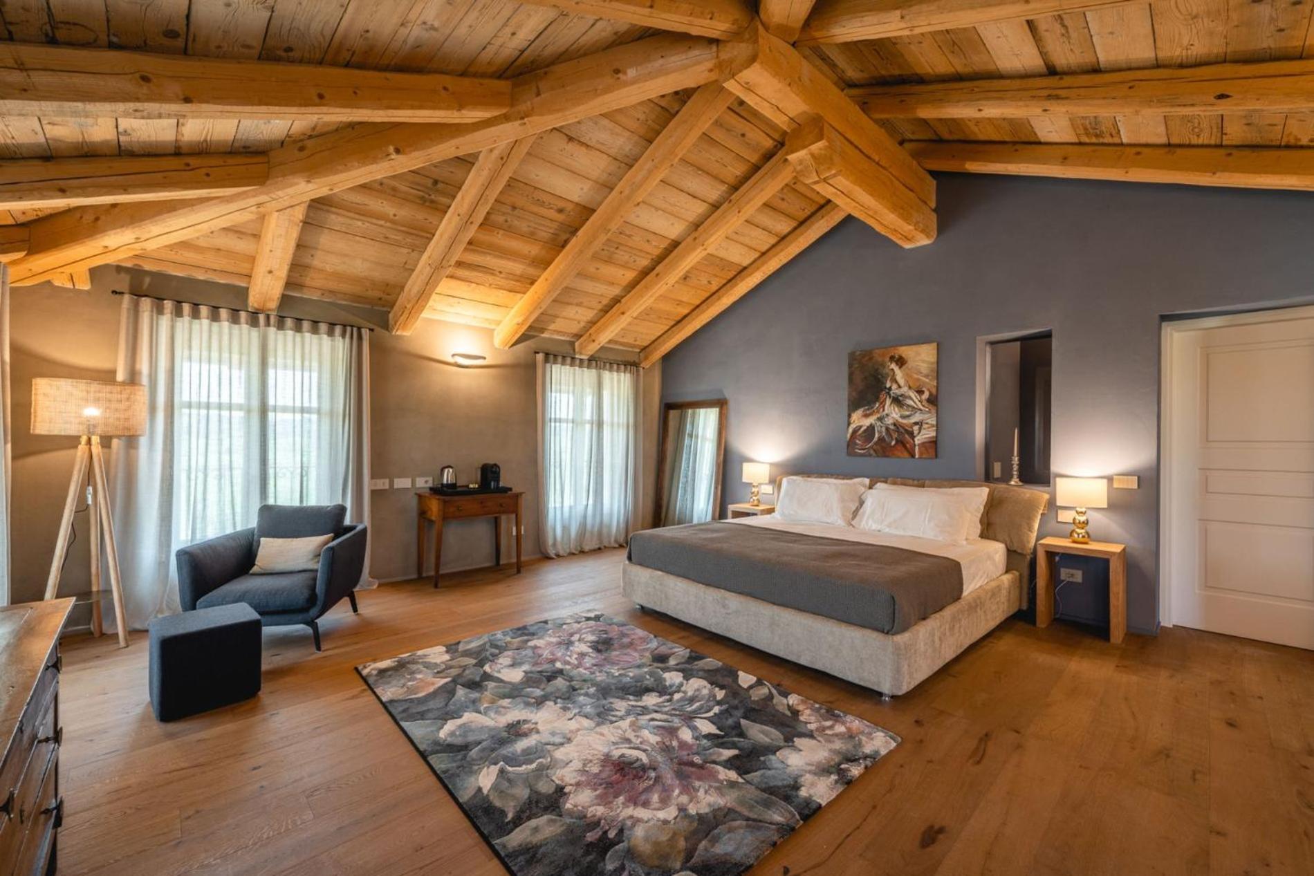 Superior King Room photo 1