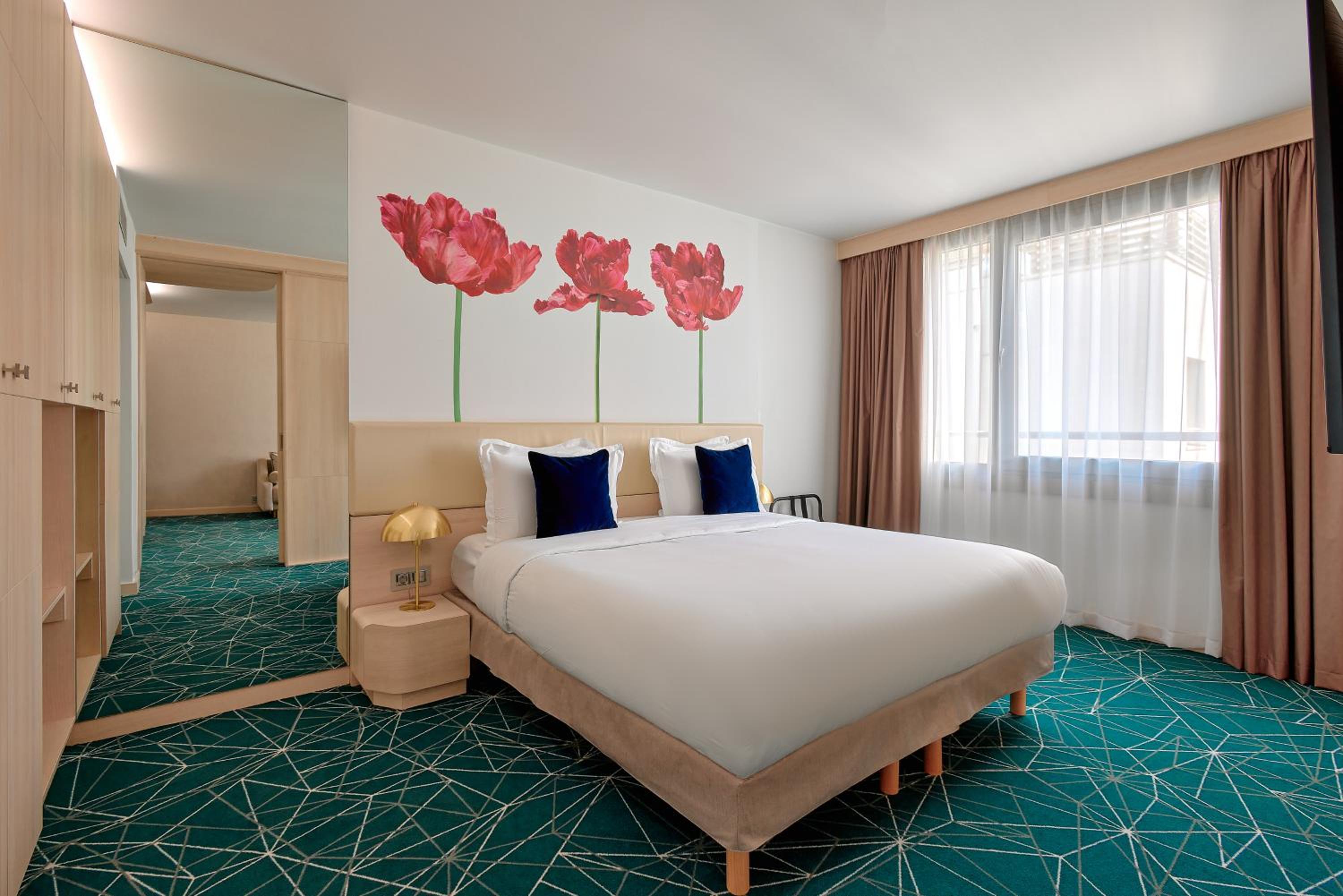 Junior Suite with 1 King Bed - Photo 1