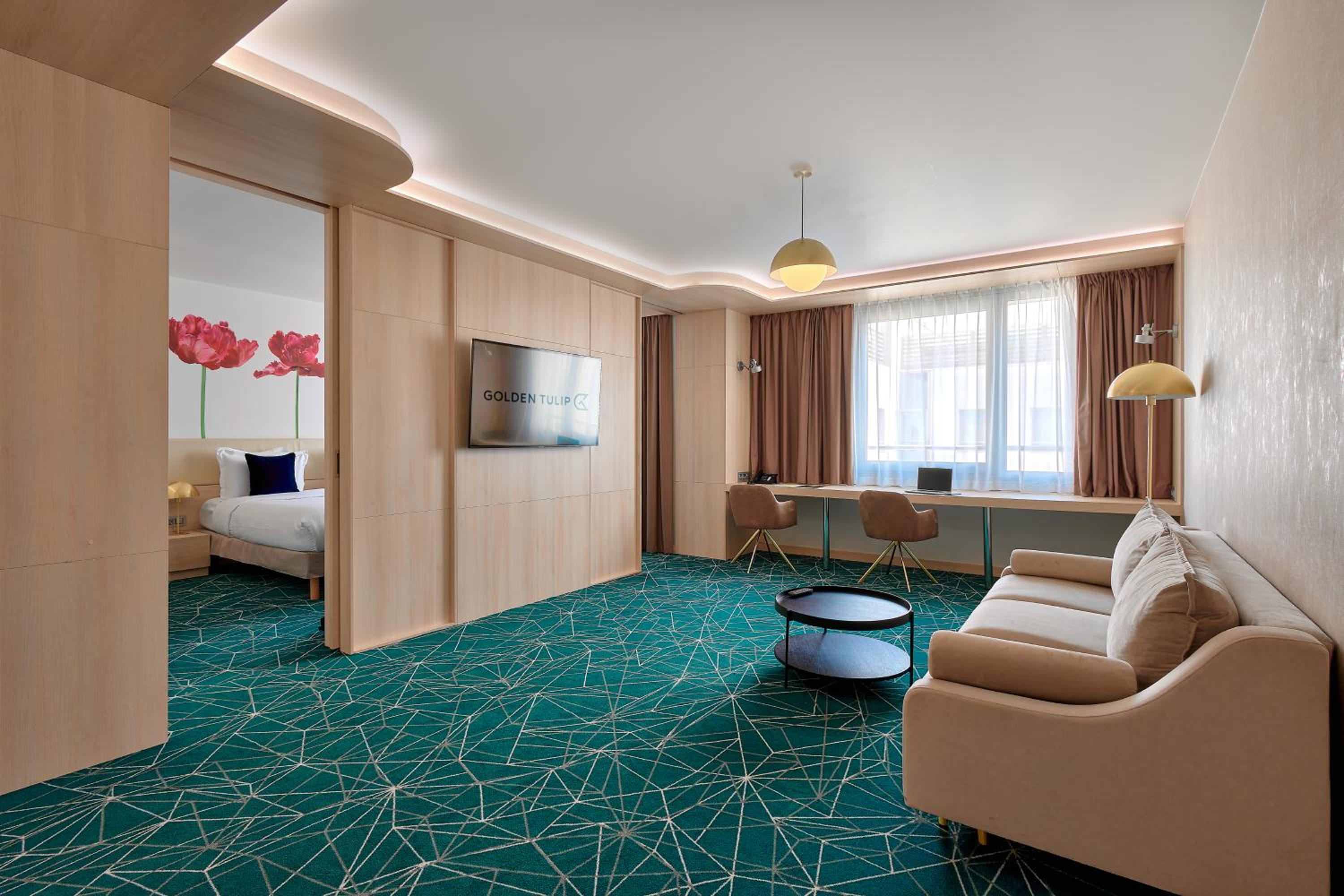 Junior Suite with 1 King Bed - Photo 5