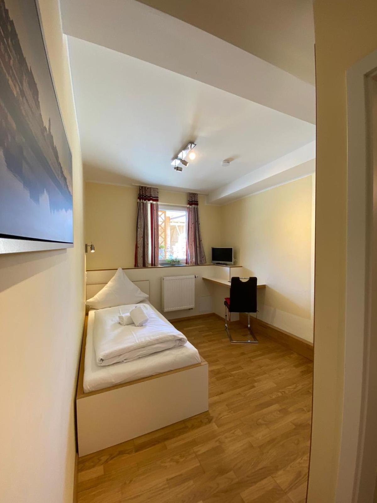 Single Room photo 1