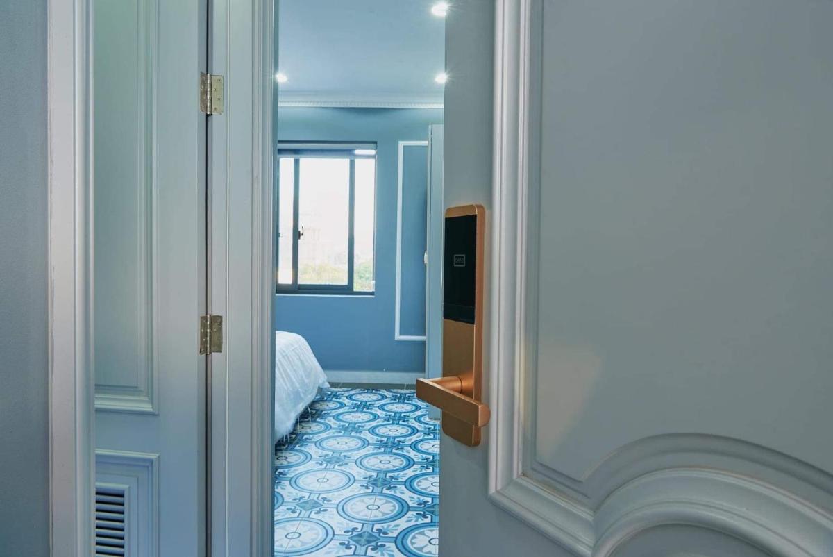 Standard King Room photo 3