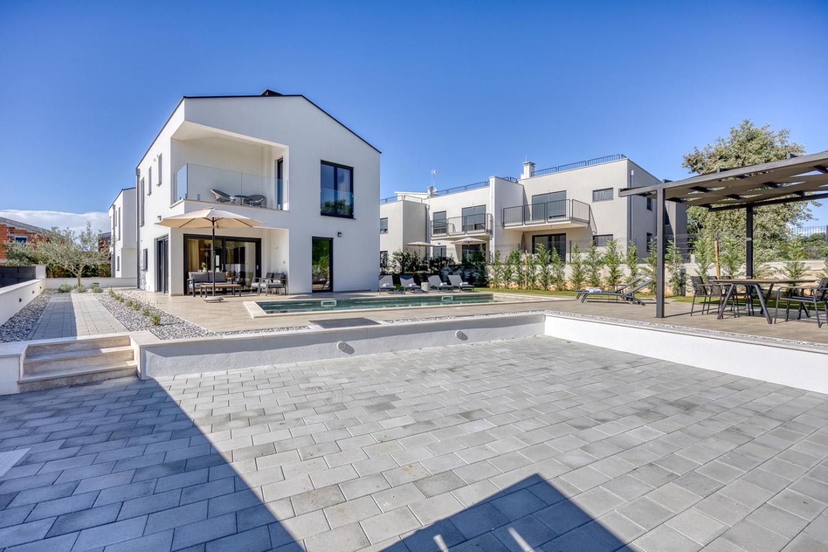Villa with Private Pool photo 3