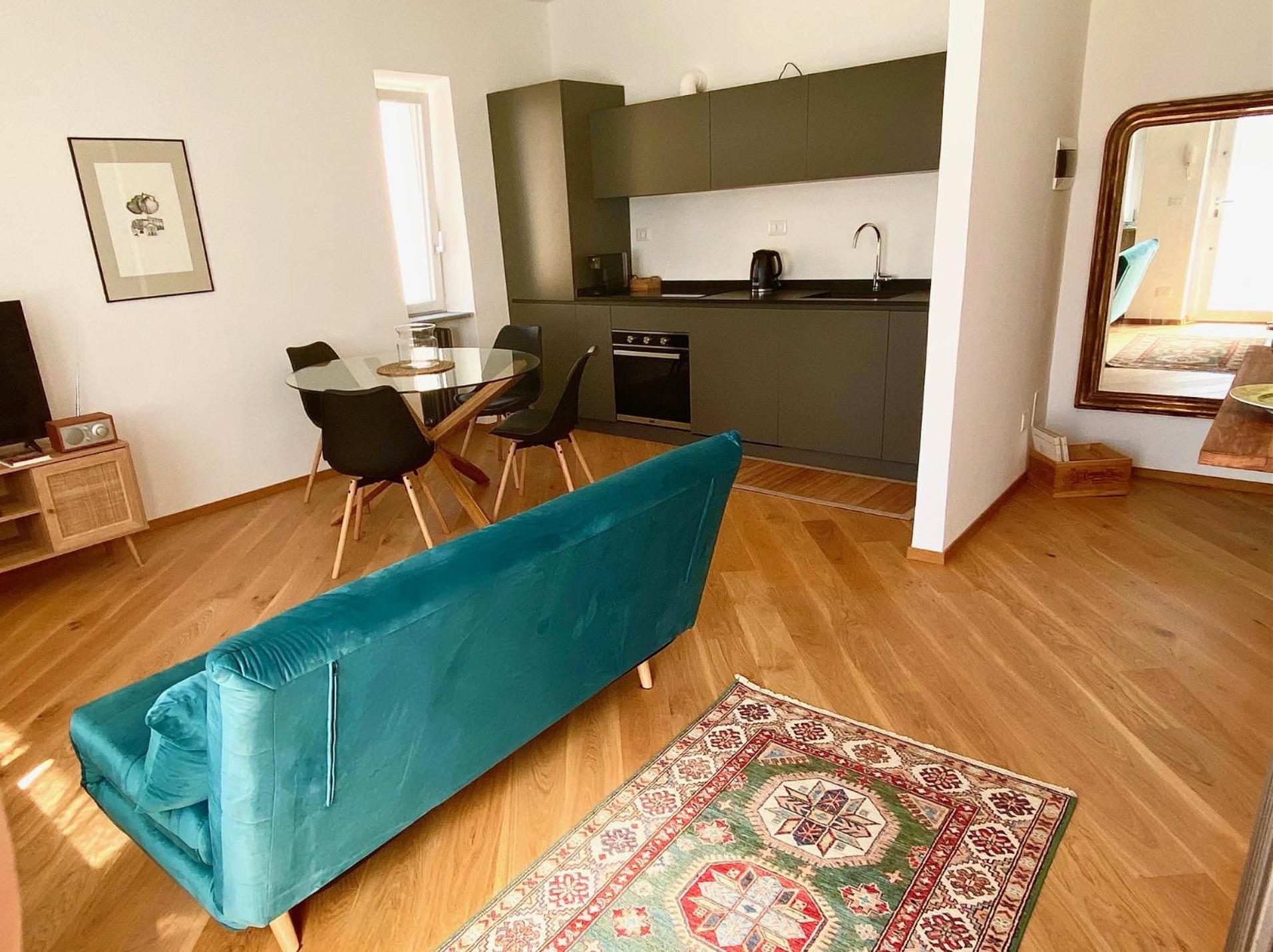 One-Bedroom Apartment photo 1