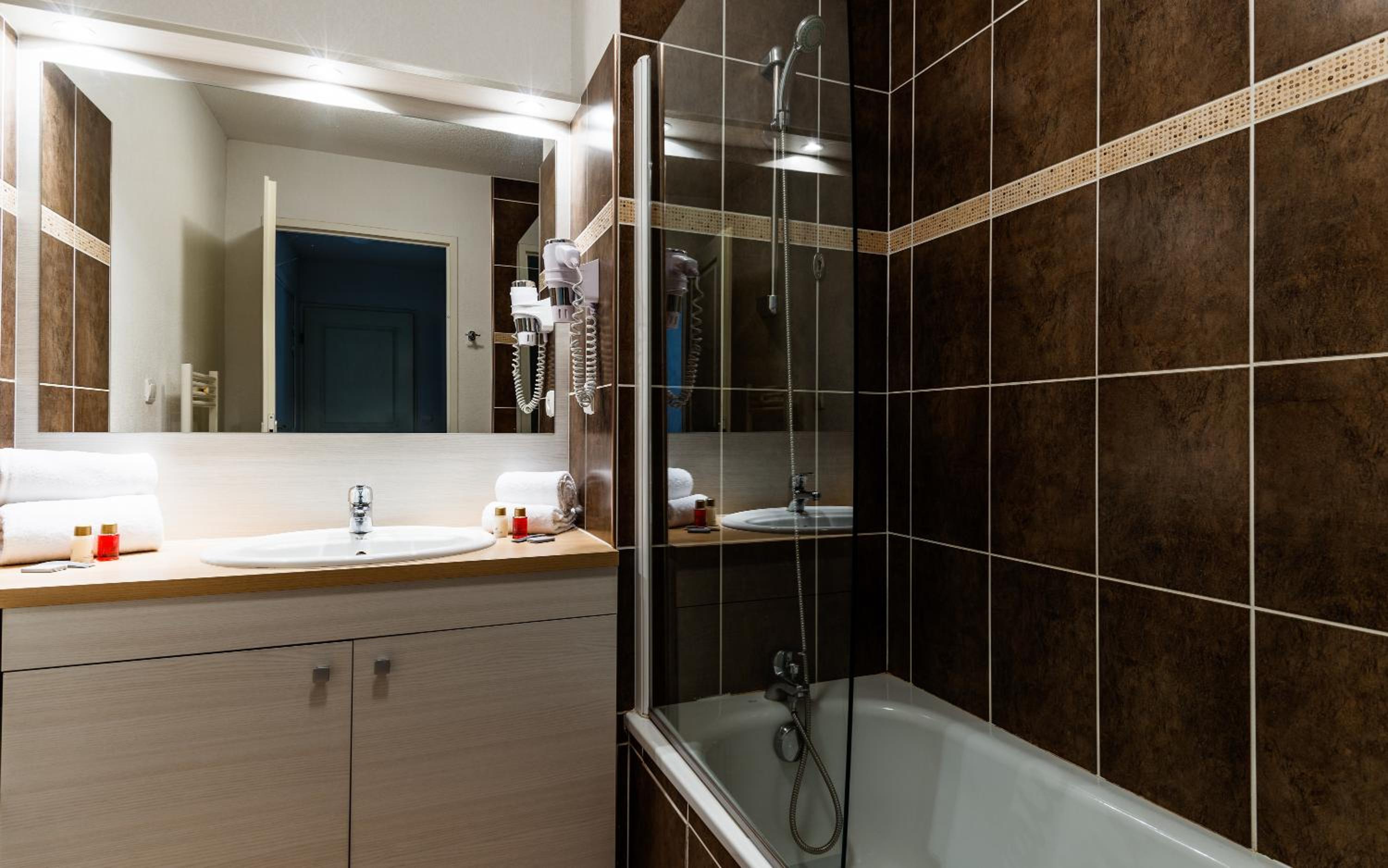 Two-Bedroom Apartment (6 Adults) photo 2