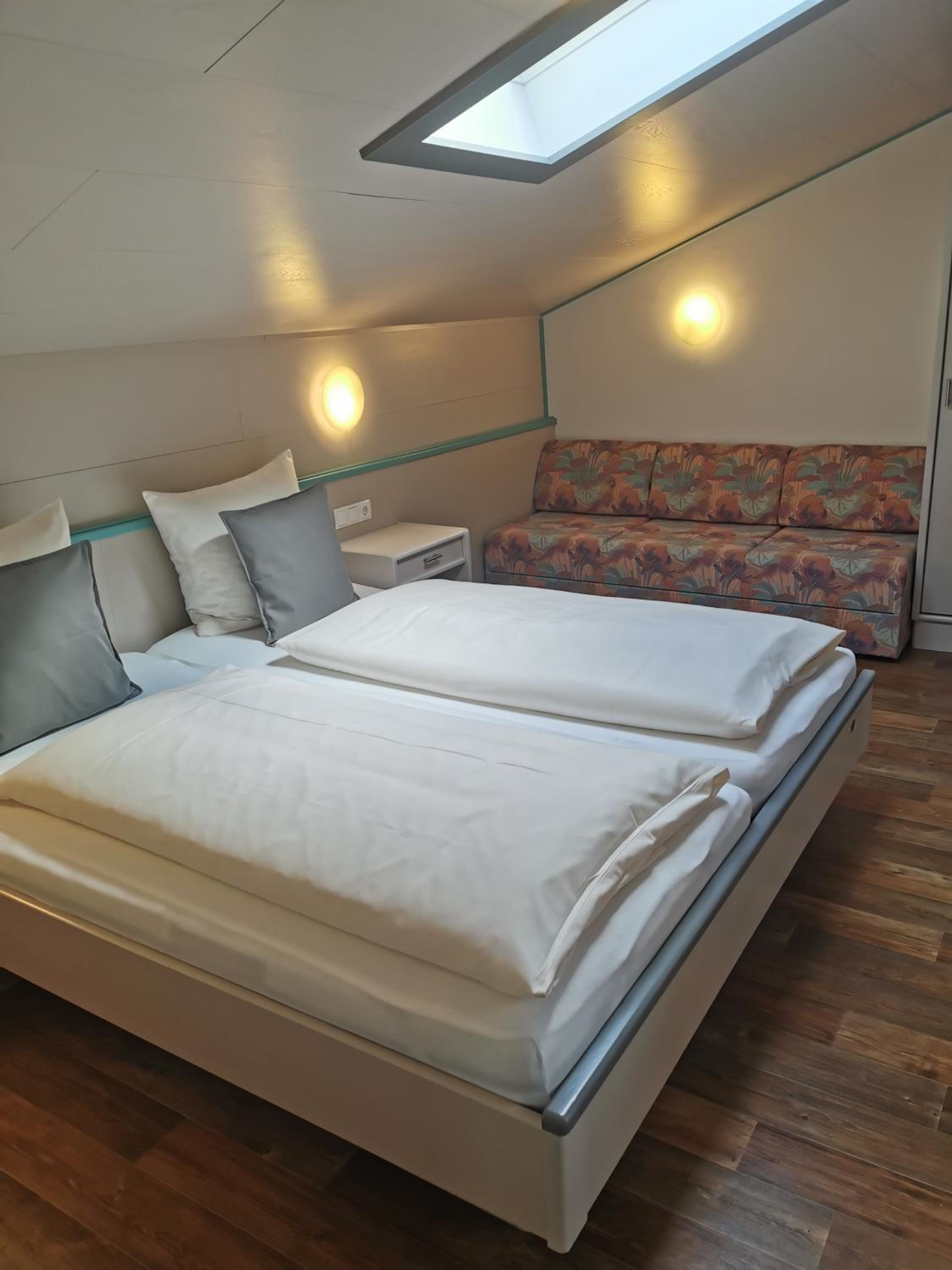 One-Bedroom Apartment with Balcony photo 1