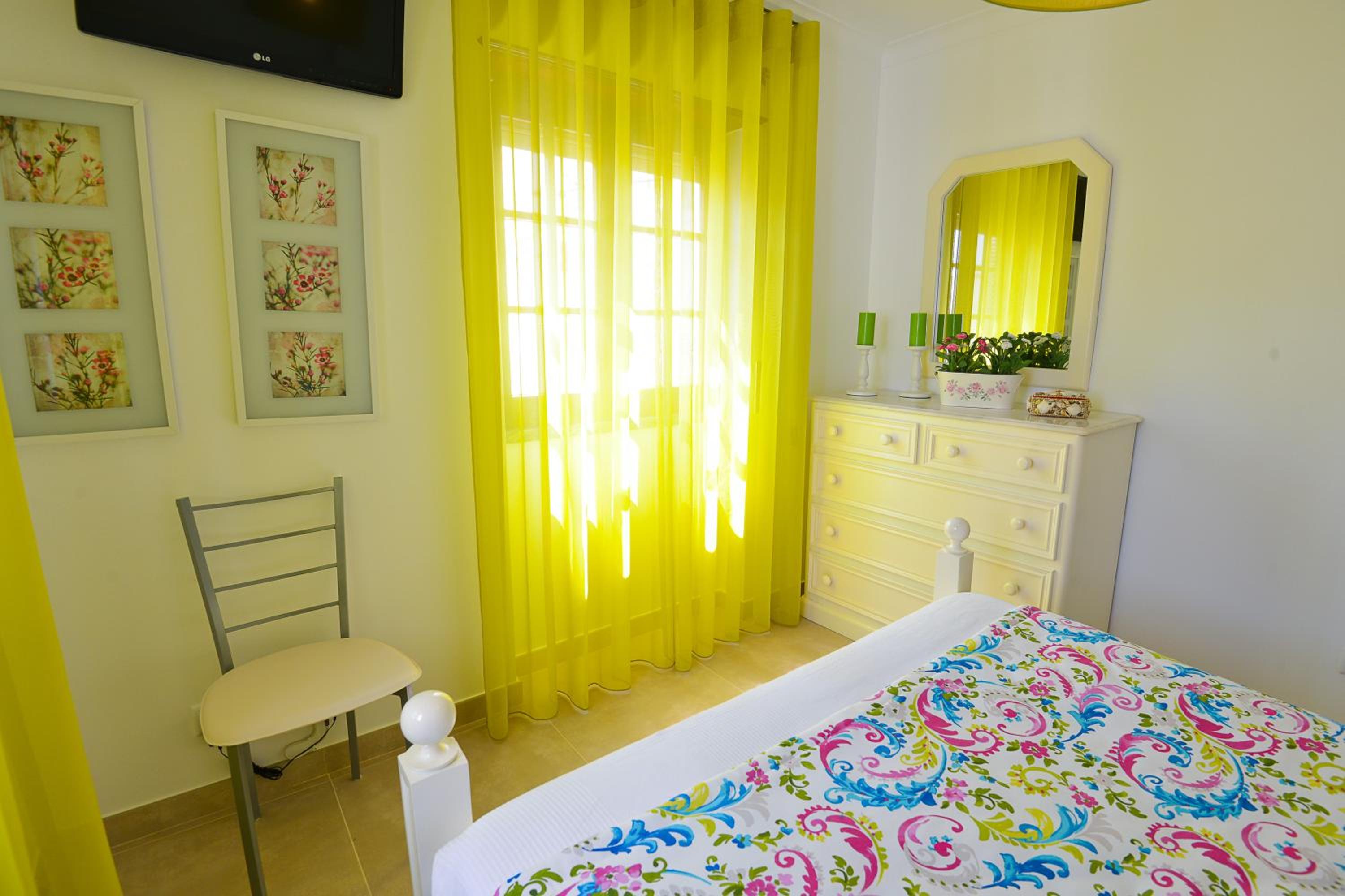 Apartment - Ground Floor - Photo 3